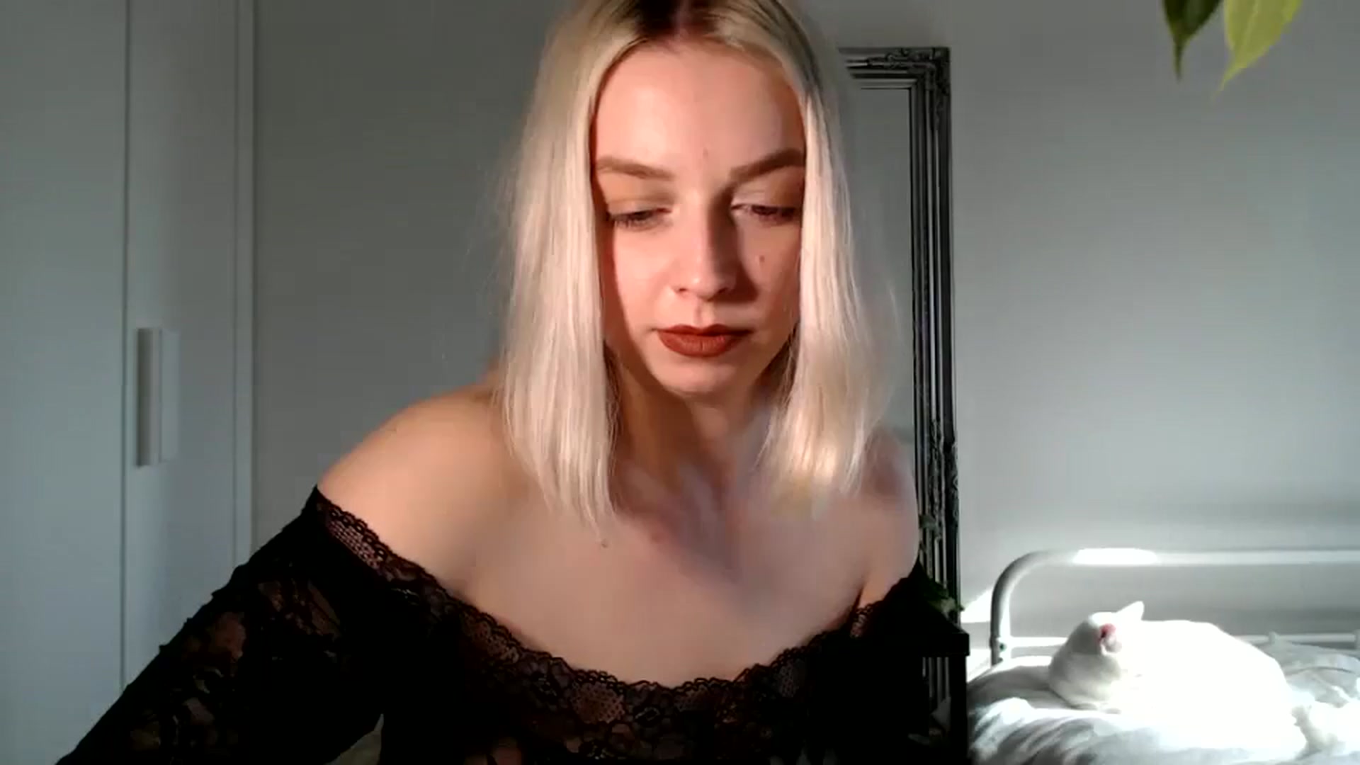 Gallery image thumbnail from Spring__'s myfreecams stream on, 07/10/2024, 16:37 image 14 of 20