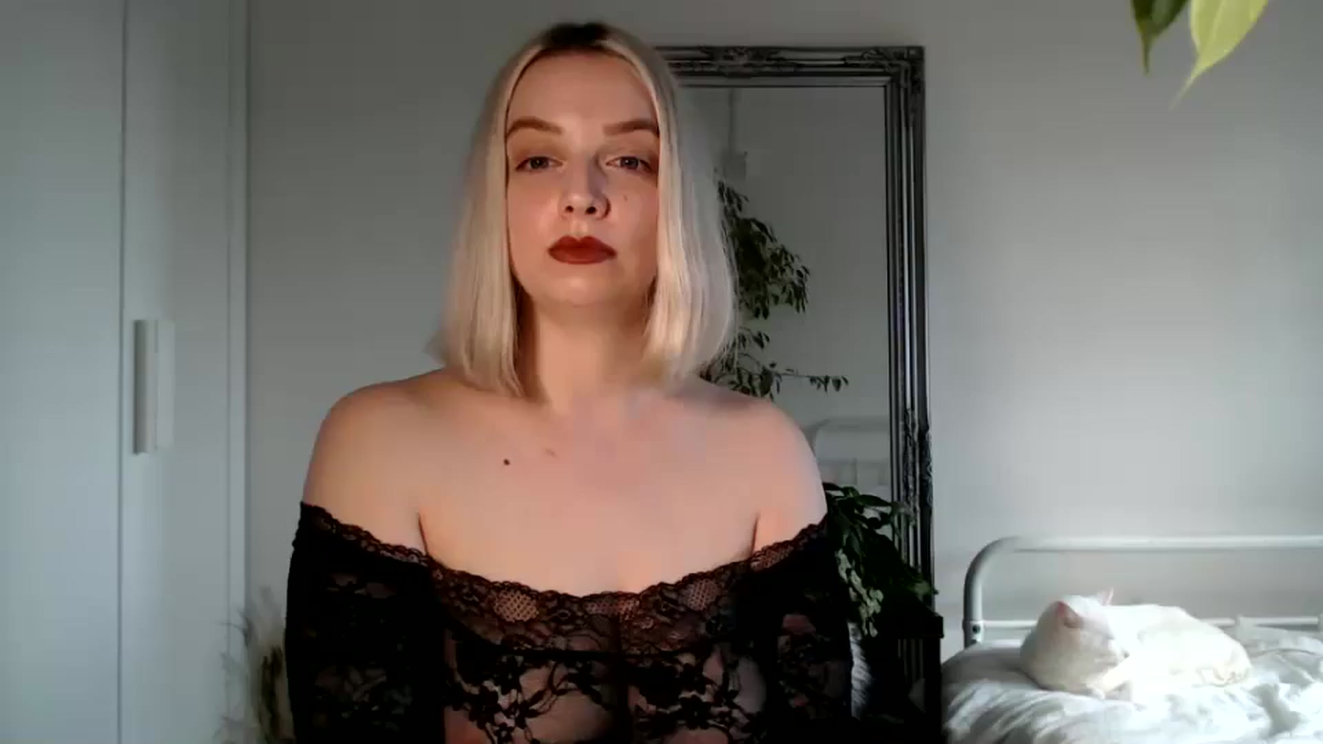 Gallery image thumbnail from Spring__'s myfreecams stream on, 07/10/2024, 16:37 image 15 of 20
