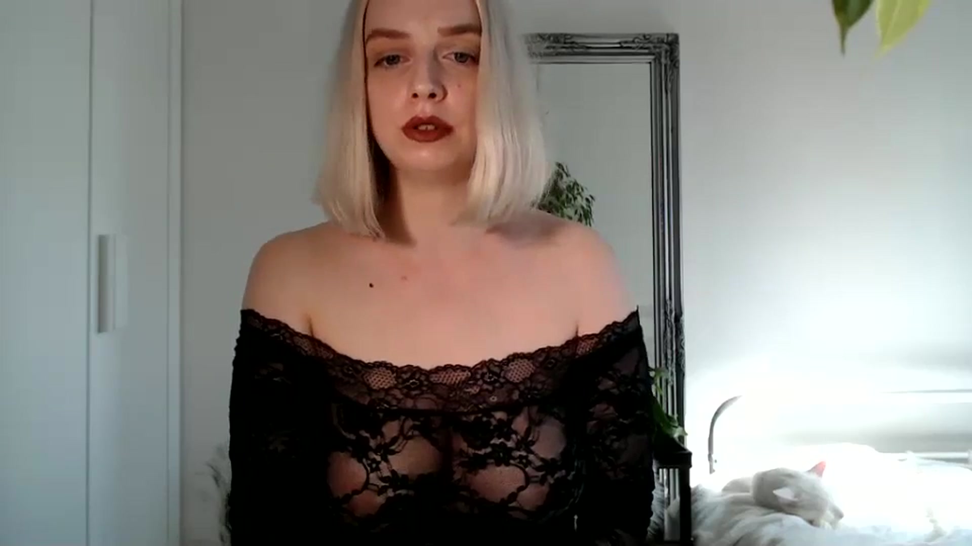 Gallery image thumbnail from Spring__'s myfreecams stream on, 07/10/2024, 16:37 image 18 of 20