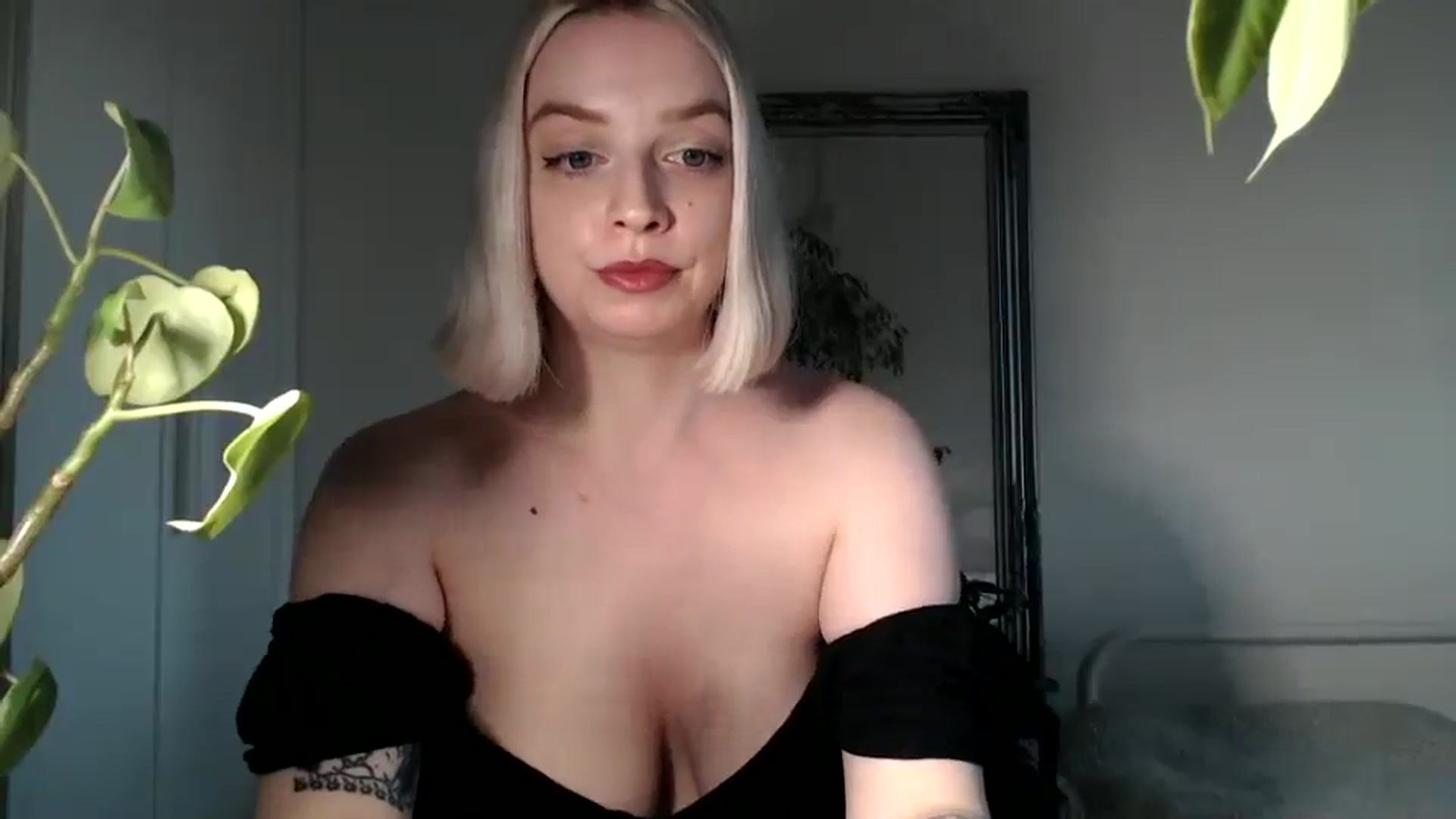 Gallery image thumbnail from Spring__'s myfreecams stream on, 07/13/2024, 19:46 image 11 of 20
