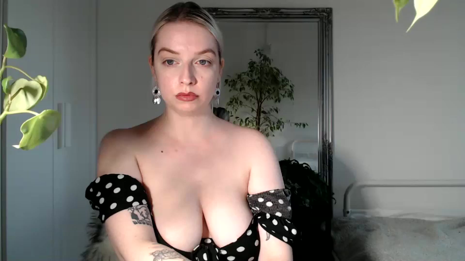 Gallery image thumbnail from Spring__'s myfreecams stream on, 07/15/2024, 17:30 image 2 of 20