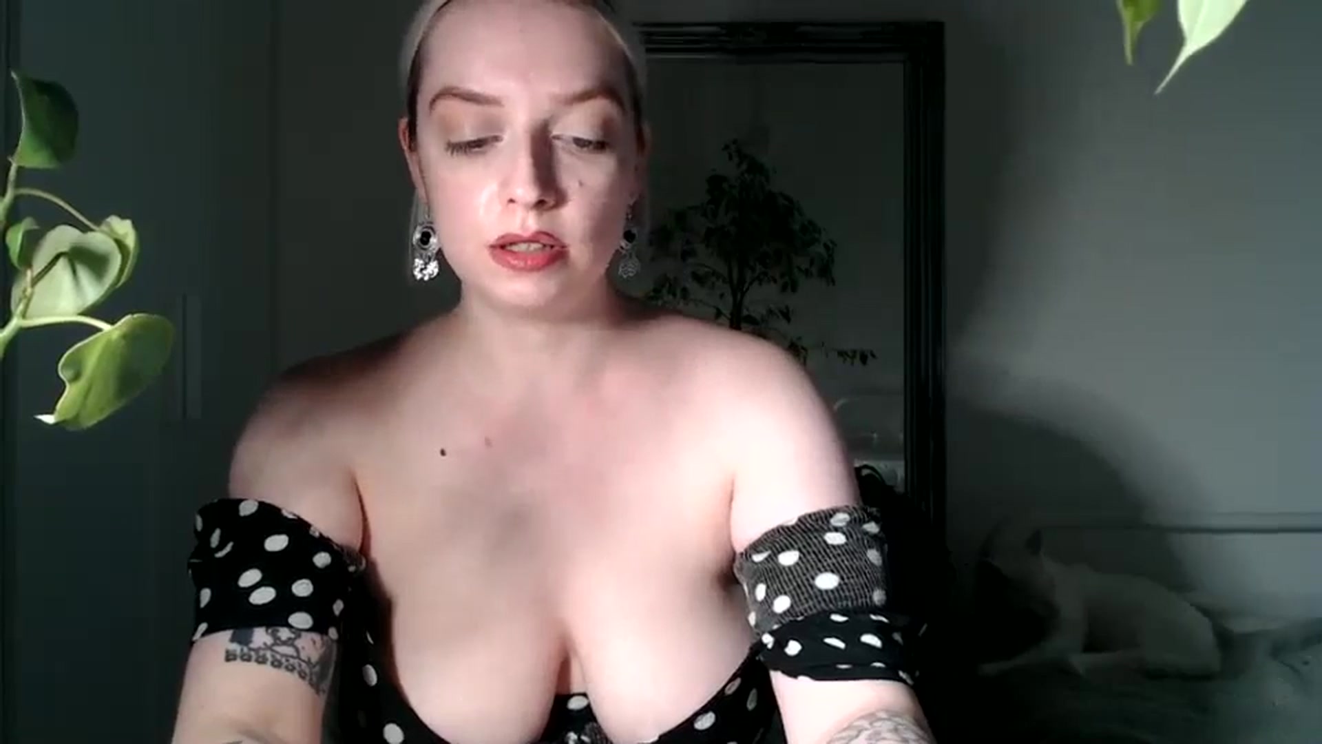 Gallery image thumbnail from Spring__'s myfreecams stream on, 07/15/2024, 17:30 image 17 of 20