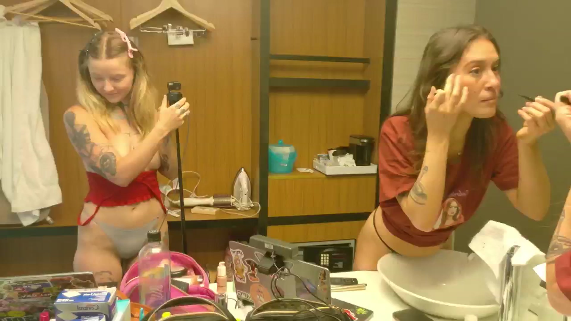Gallery image thumbnail from SquidVicious's myfreecams stream on, 04/10/2026, 19:37 image 11 of 20