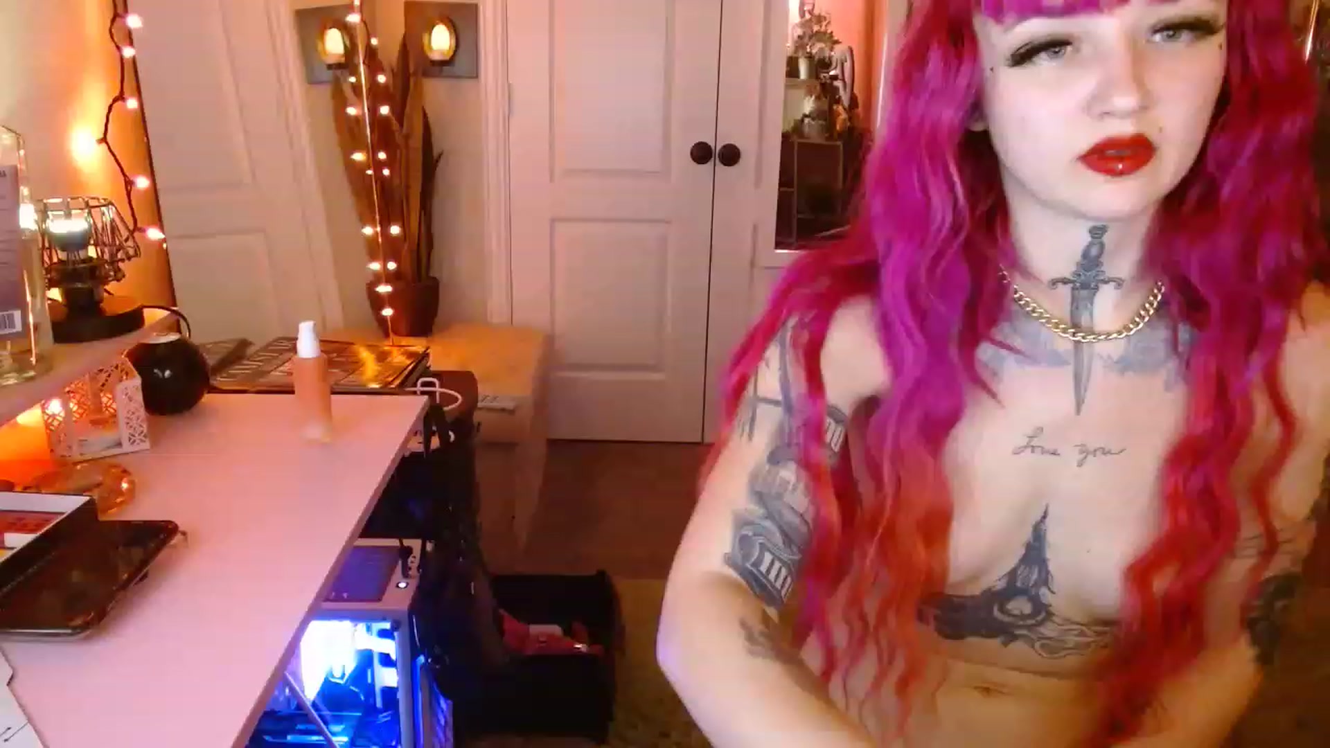 Gallery image thumbnail from Squidvicious9's myfreecams stream on, 02/17/2023, 09:35 image 2 of 20