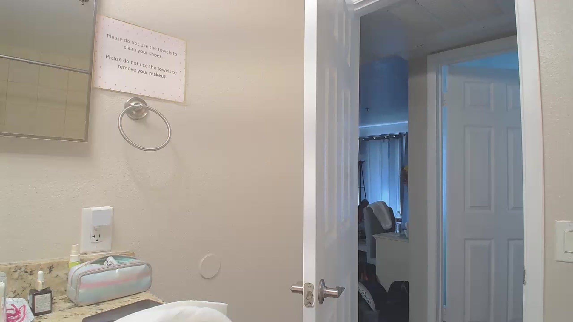 Gallery image thumbnail from Squidvicious9's myfreecams stream on, 09/25/2024, 18:09 image 18 of 20