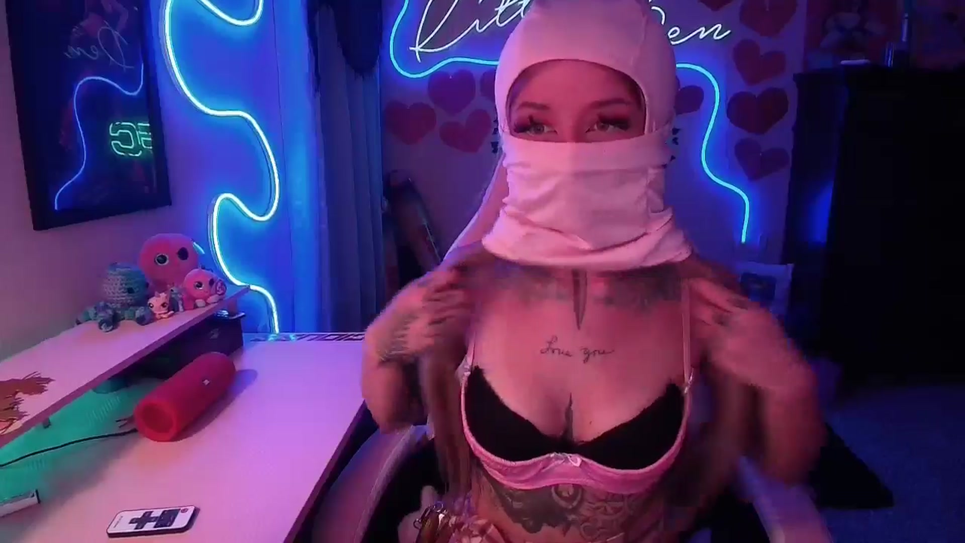 Gallery image thumbnail from Squidvicious9's myfreecams stream on, 10/09/2024, 03:36 image 4 of 20