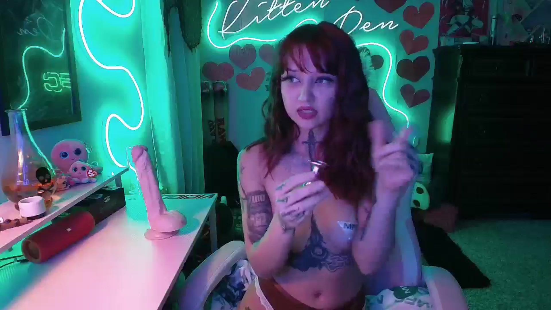 Gallery image thumbnail from Squidvicious9's myfreecams stream on, 10/21/2024, 03:41 image 7 of 20