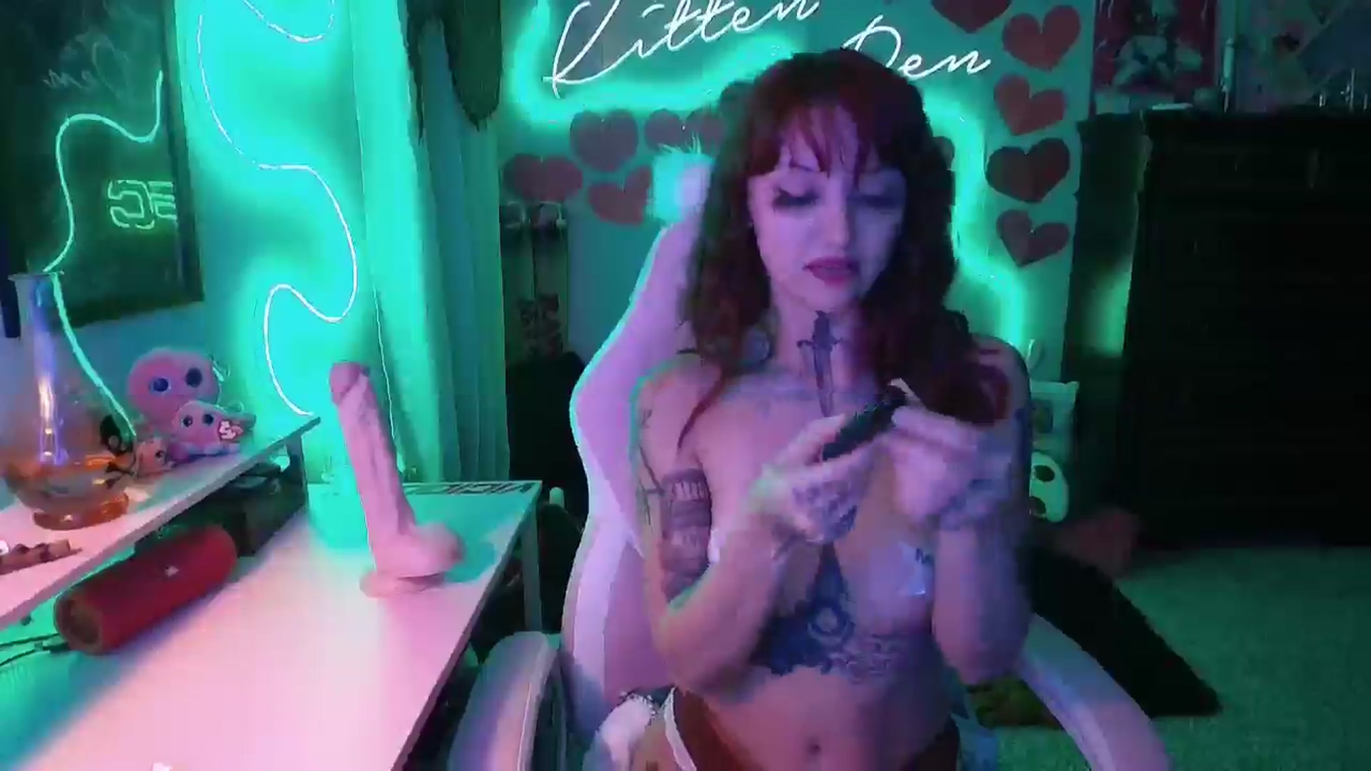Gallery image thumbnail from Squidvicious9's myfreecams stream on, 10/21/2024, 03:51 image 11 of 20