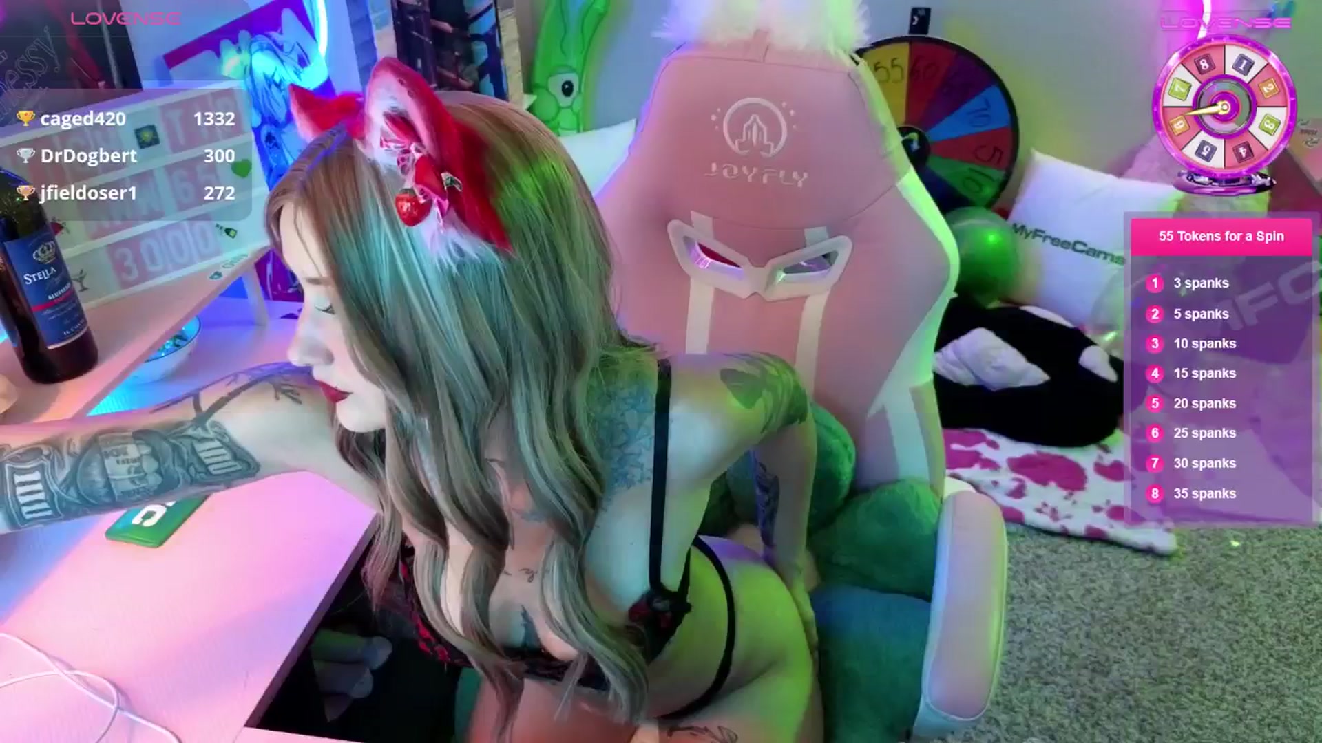 Gallery image thumbnail from Squidvicious9's myfreecams stream on, 01/01/2025, 05:35 image 14 of 20