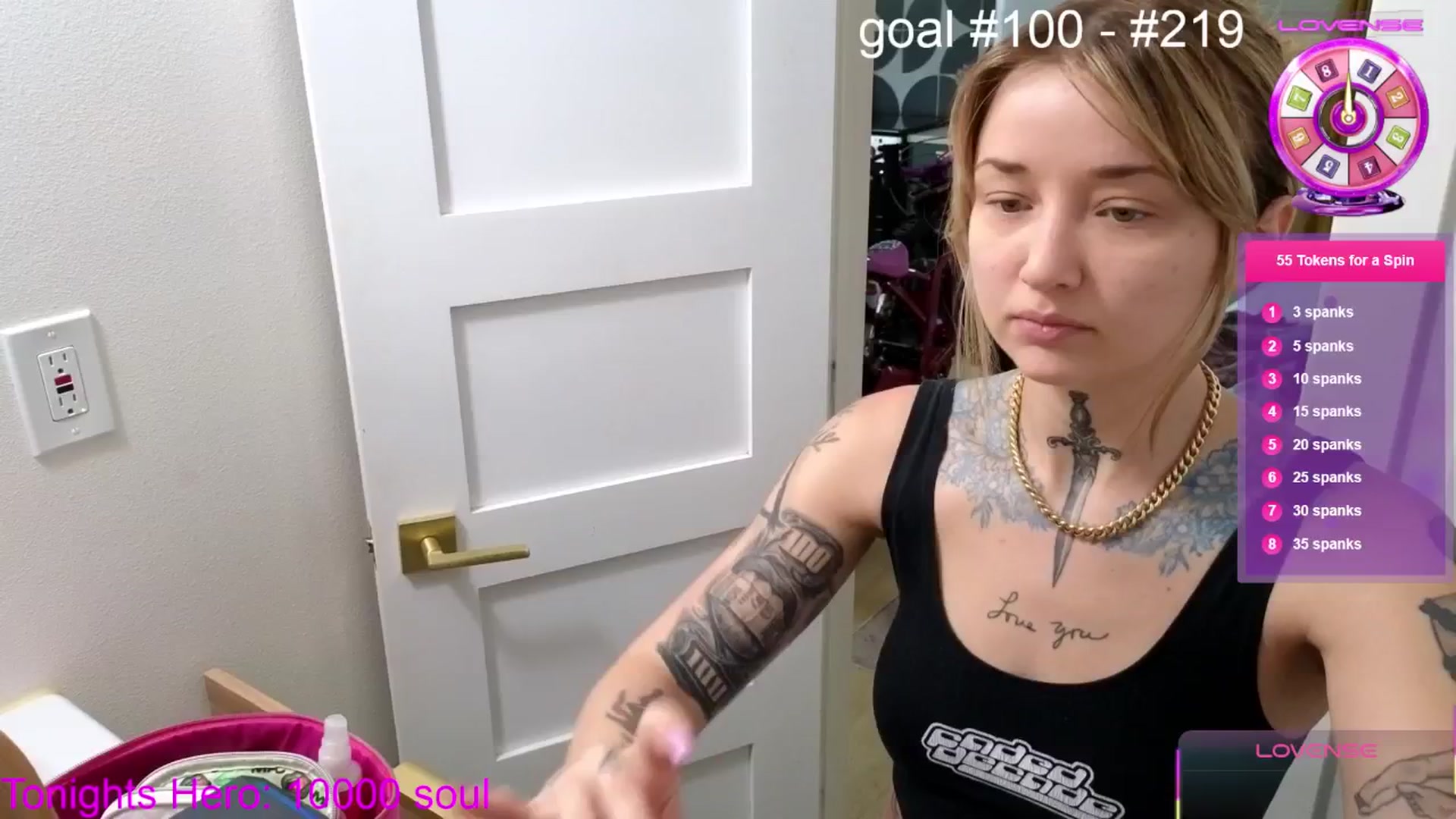 Gallery image thumbnail from Squidvicious9's myfreecams stream on, 03/27/2025, 16:20 image 11 of 20