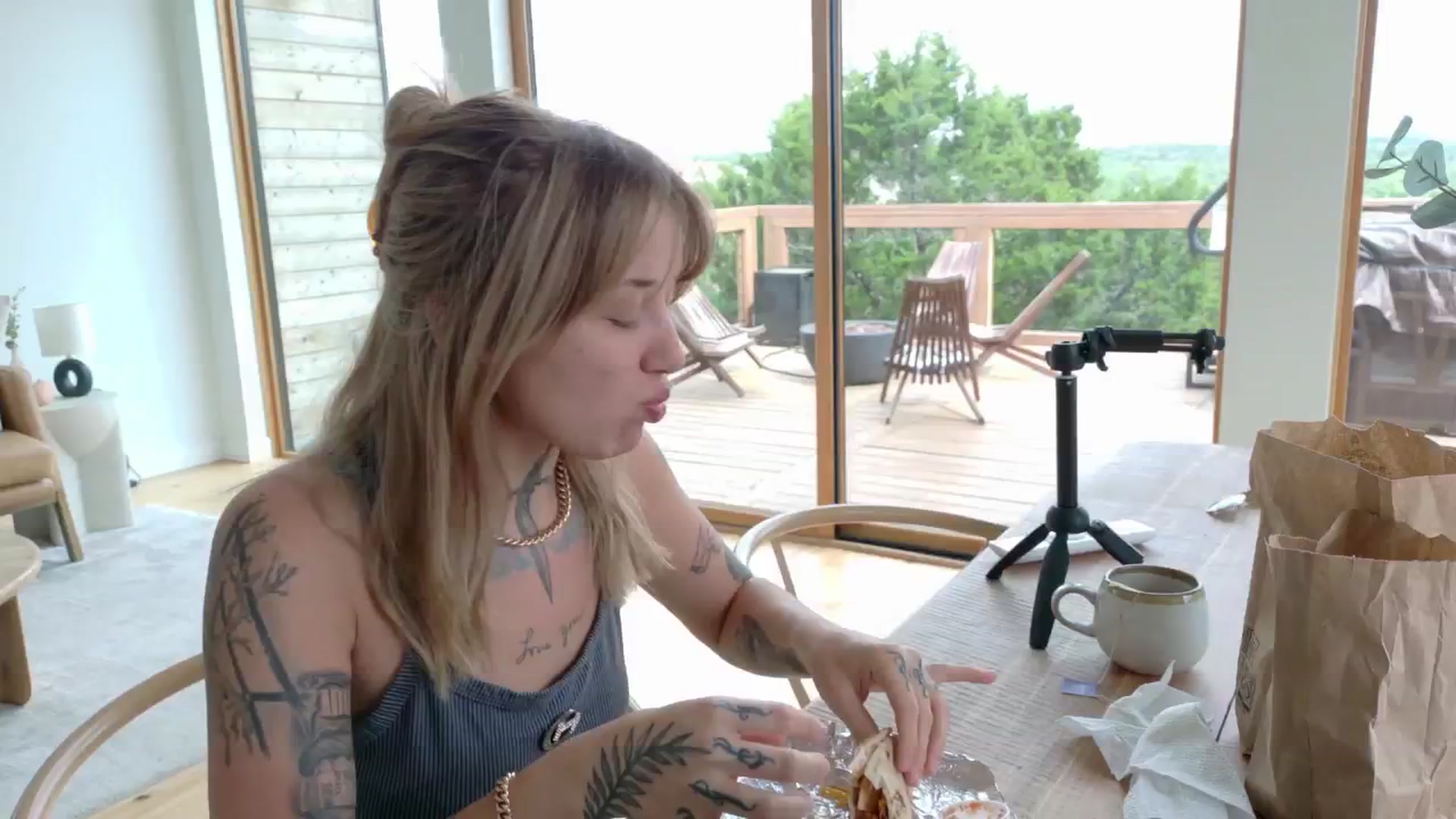 Gallery image thumbnail from Squidvicious9's myfreecams stream on, 04/17/2025, 16:35 image 2 of 20