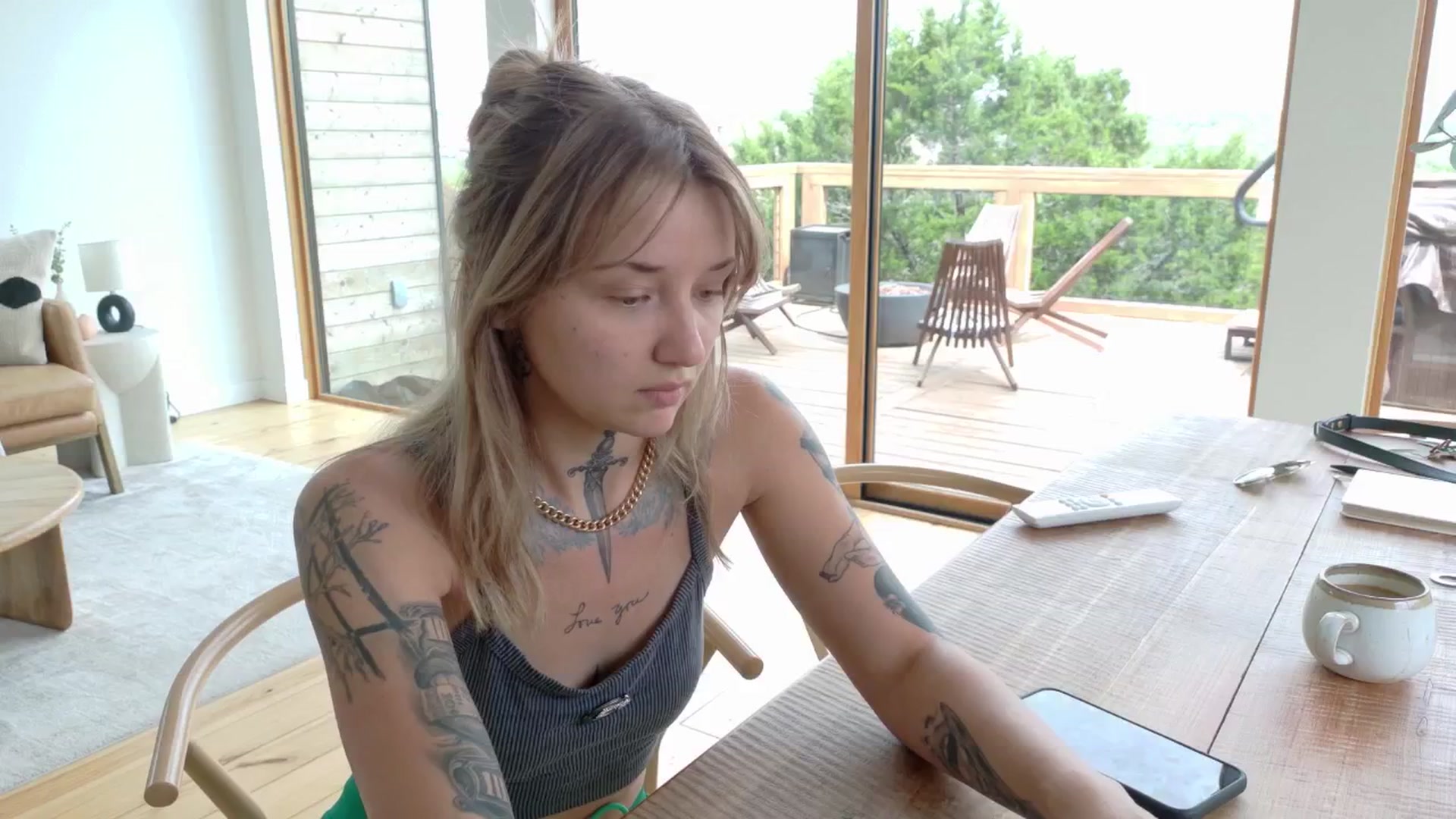 Gallery image thumbnail from Squidvicious9's myfreecams stream on, 04/17/2025, 16:35 image 18 of 20