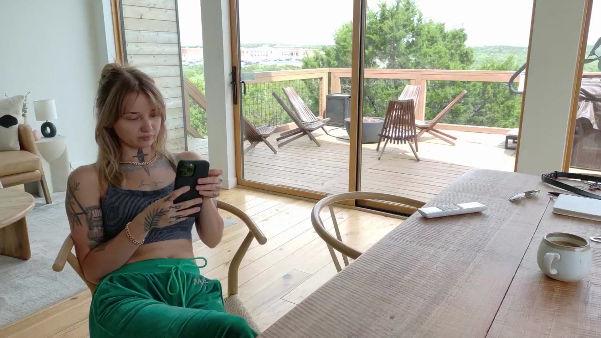 Gallery image thumbnail from Squidvicious9's myfreecams stream on, 04/17/2025, 16:35 image 15 of 20