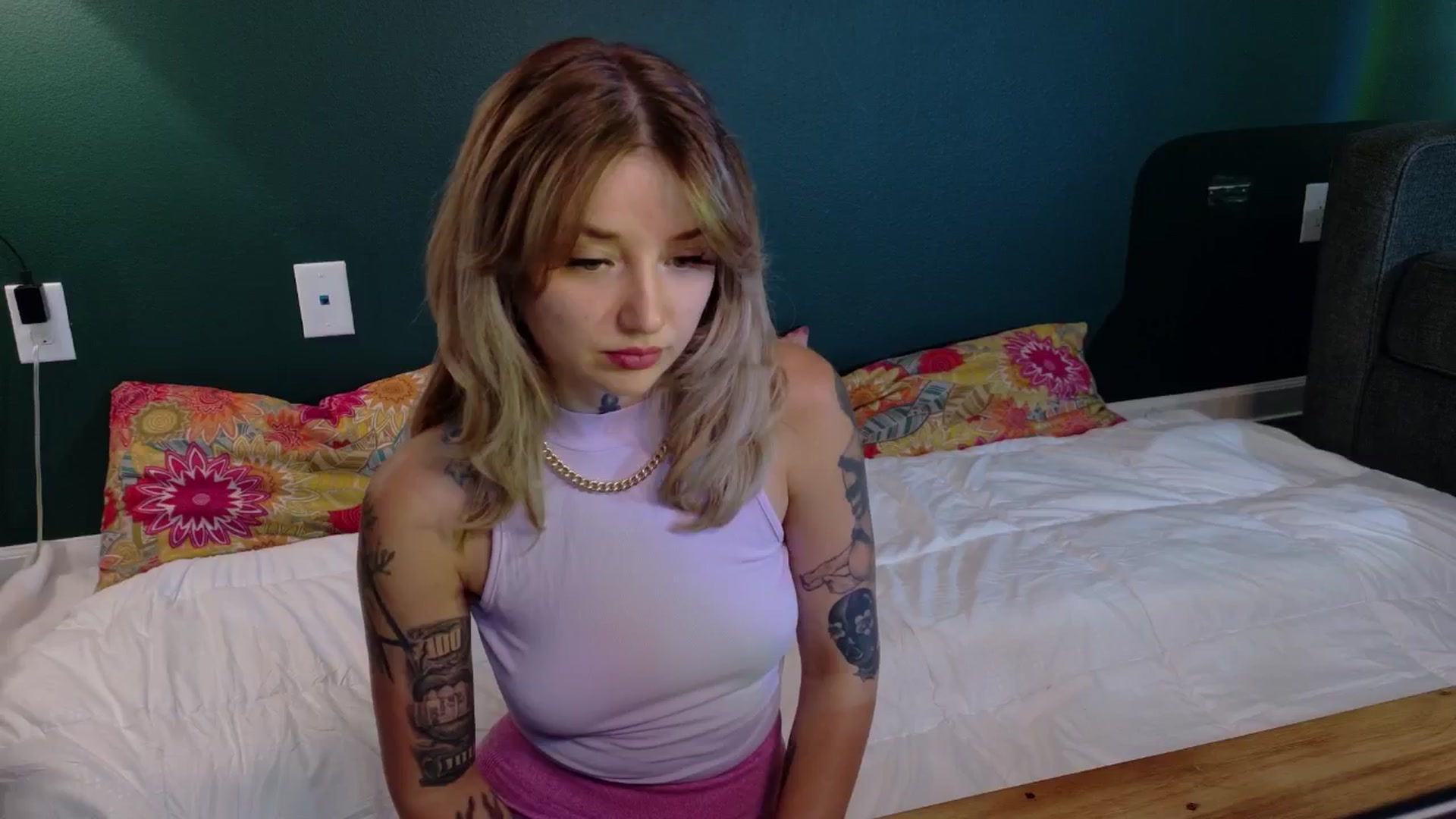 Gallery image thumbnail from Squidvicious9's myfreecams stream on, 04/25/2025, 01:05 image 8 of 20