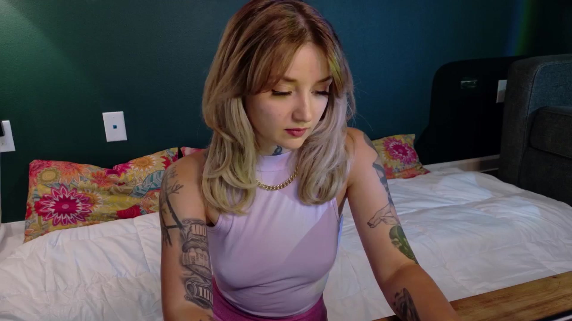Gallery image thumbnail from Squidvicious9's myfreecams stream on, 04/25/2025, 01:05 image 12 of 20