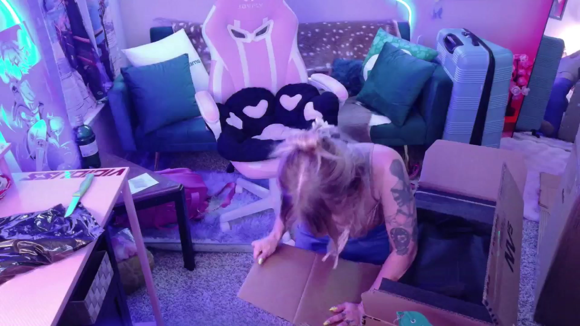 Gallery image thumbnail from Squidvicious9's myfreecams stream on, 05/16/2025, 04:50 image 2 of 20