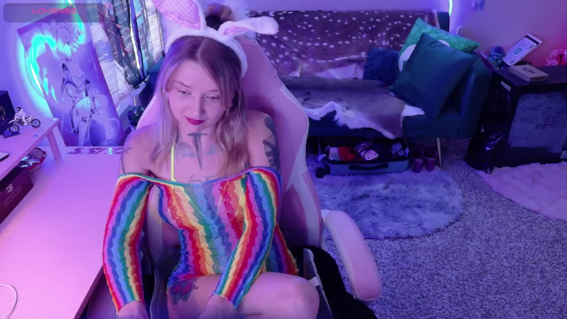 Gallery image thumbnail from Squidvicious9's myfreecams stream on, 05/17/2025, 24:04 image 6 of 20