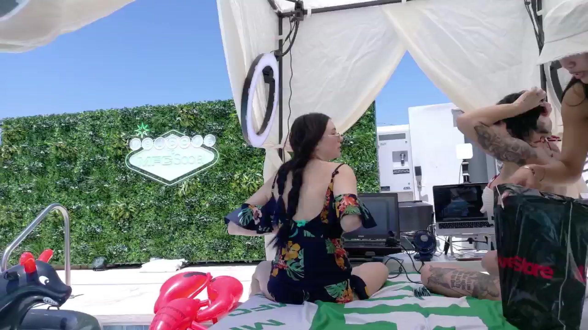 Gallery image thumbnail from Squidvicious9's myfreecams stream on, 05/21/2025, 24:15 image 5 of 20