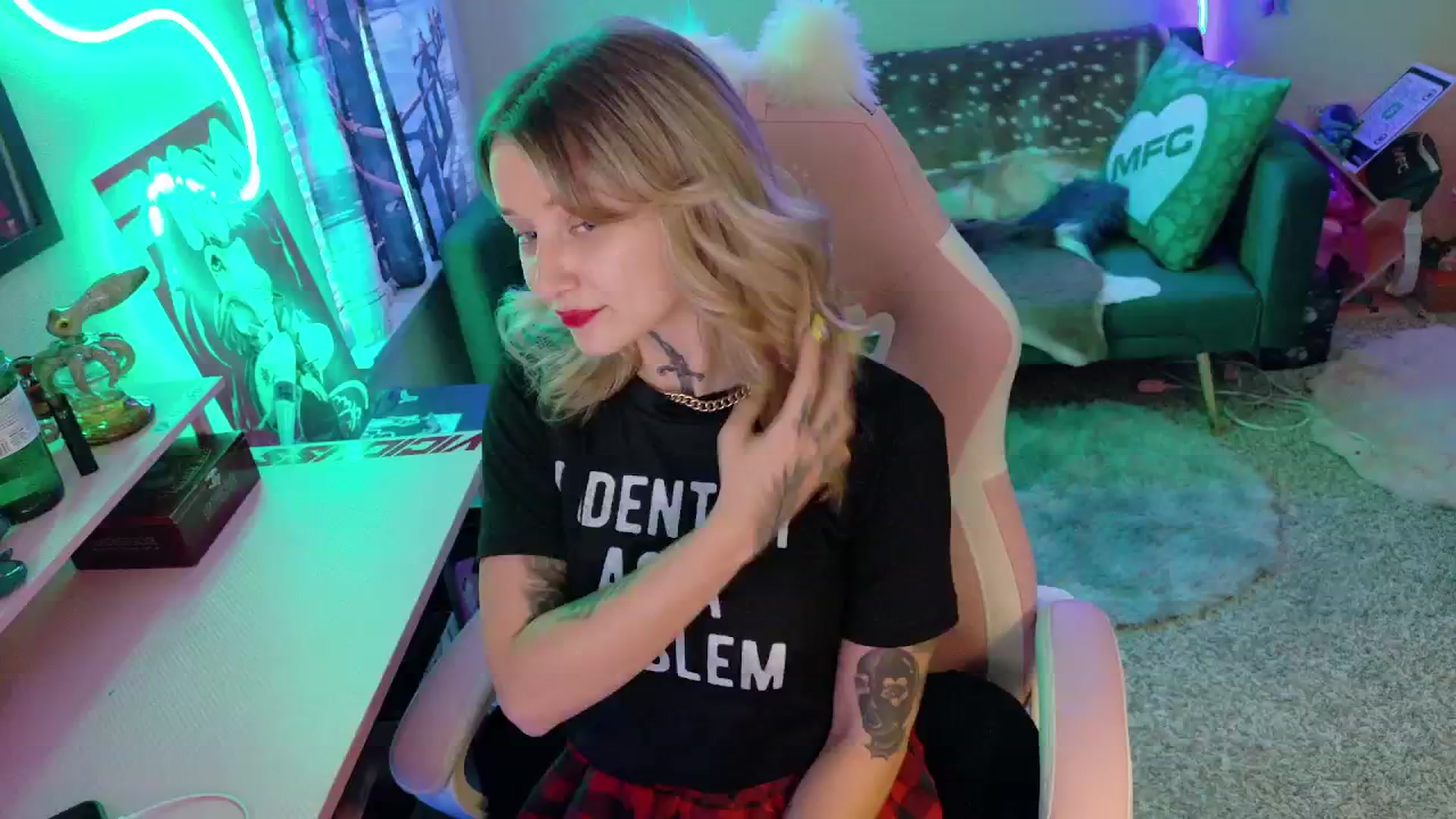 Gallery image thumbnail from Squidvicious9's myfreecams stream on, 05/29/2025, 01:10 image 8 of 20