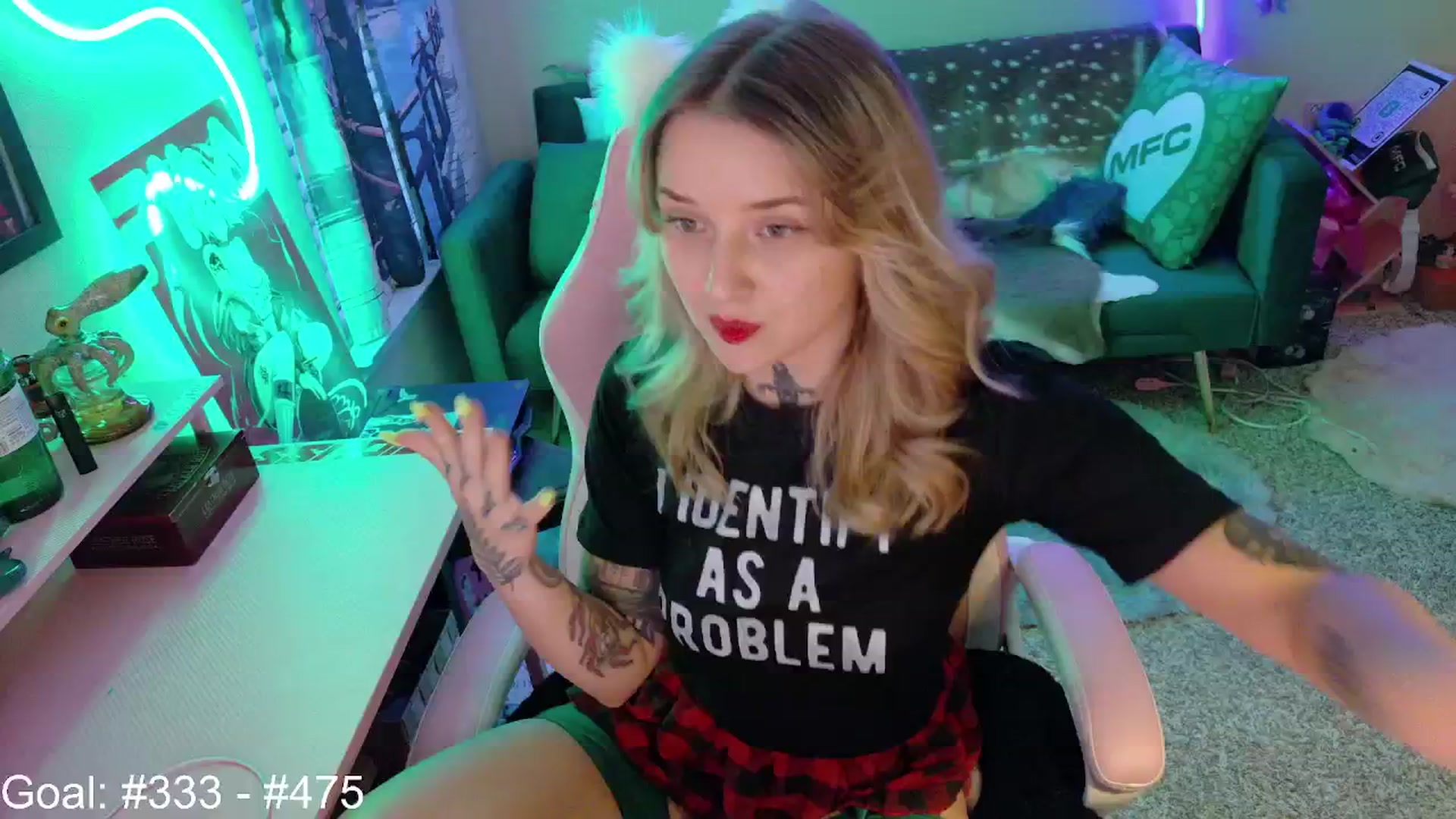 Gallery image thumbnail from Squidvicious9's myfreecams stream on, 05/29/2025, 01:33 image 12 of 20