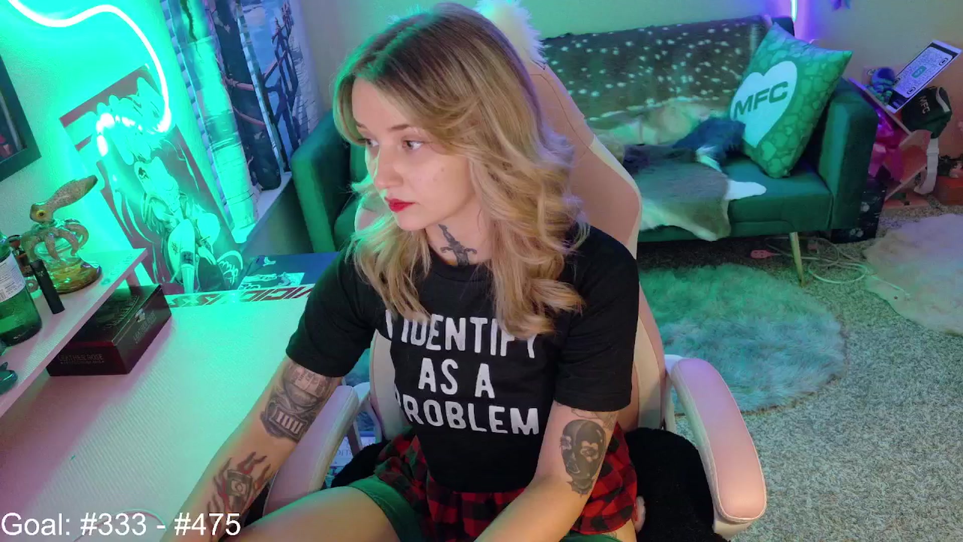 Gallery image thumbnail from Squidvicious9's myfreecams stream on, 05/29/2025, 01:33 image 16 of 20
