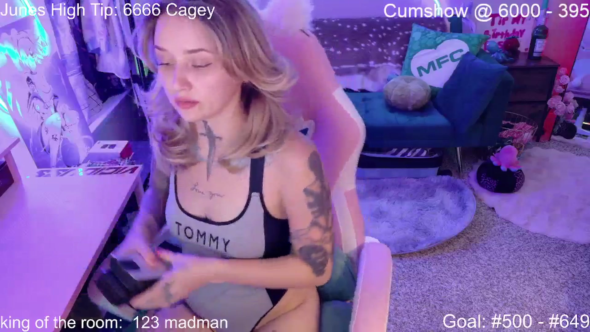 Gallery image thumbnail from Squidvicious9's myfreecams stream on, 06/26/2025, 02:27 image 17 of 20