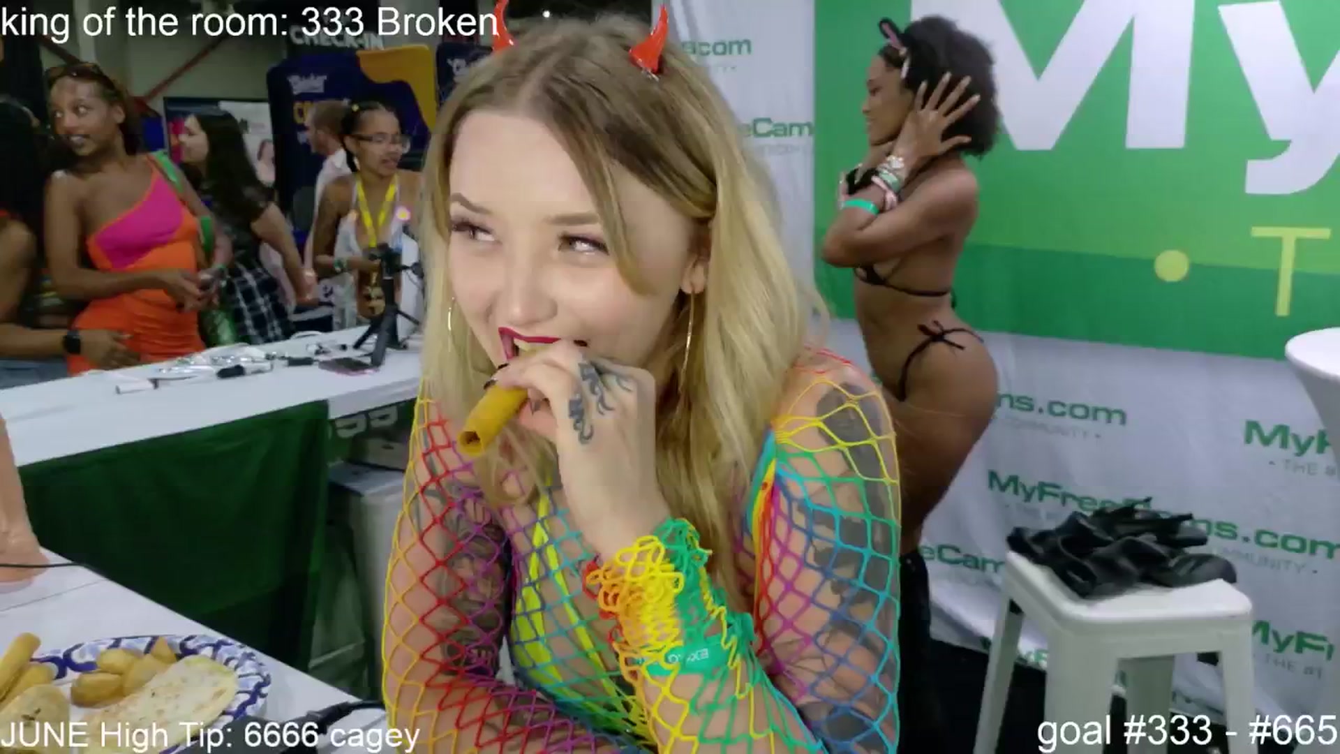 Gallery image thumbnail from Squidvicious9's myfreecams stream on, 06/28/2025, 24:02 image 11 of 20
