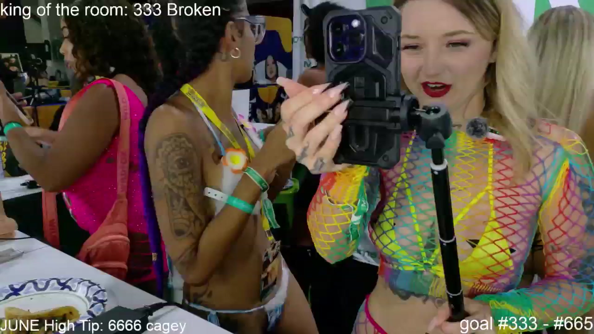 Gallery image thumbnail from Squidvicious9's myfreecams stream on, 06/28/2025, 24:02 image 13 of 20