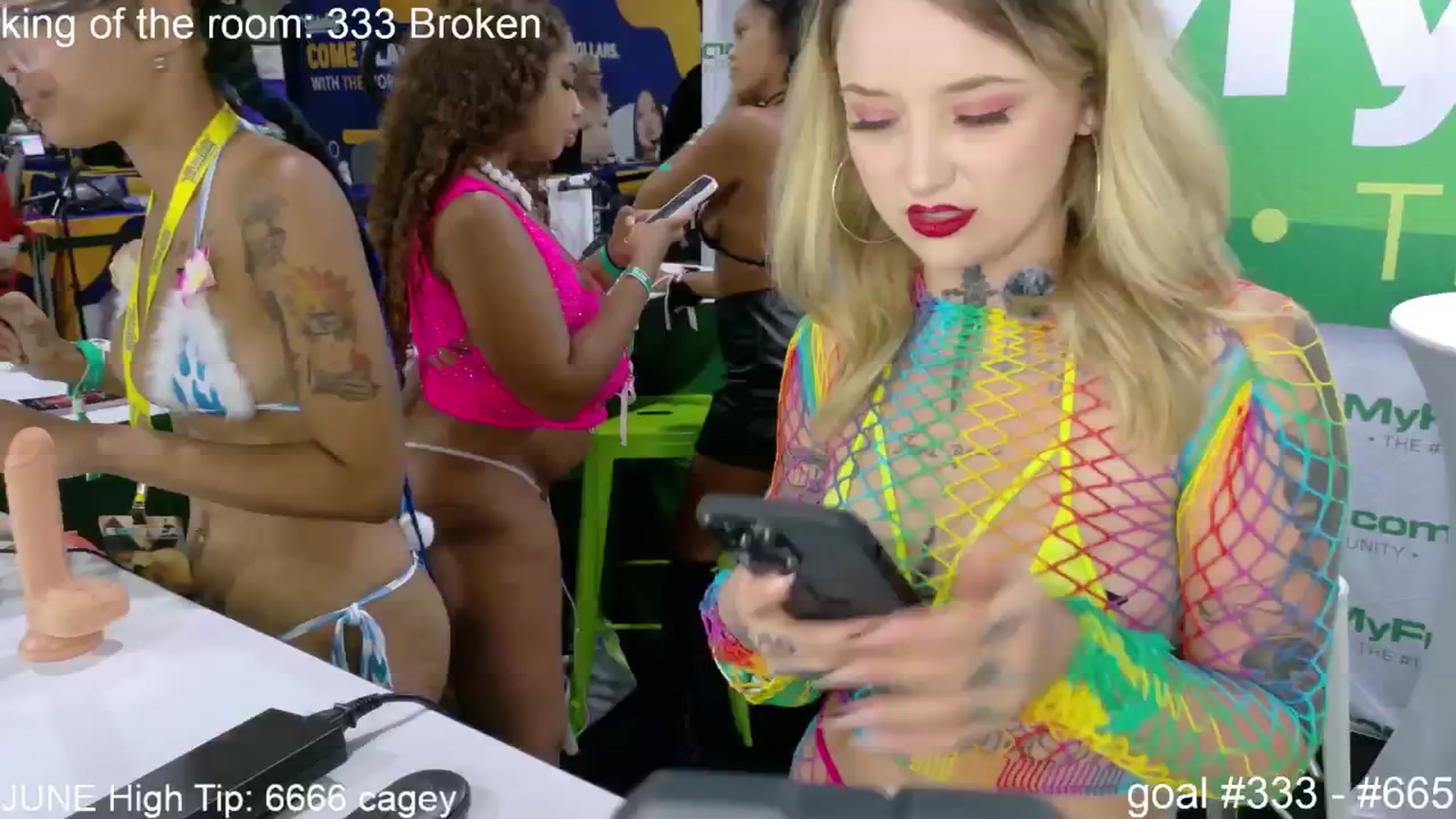 Gallery image thumbnail from Squidvicious9's myfreecams stream on, 06/28/2025, 03:07 image 1 of 20