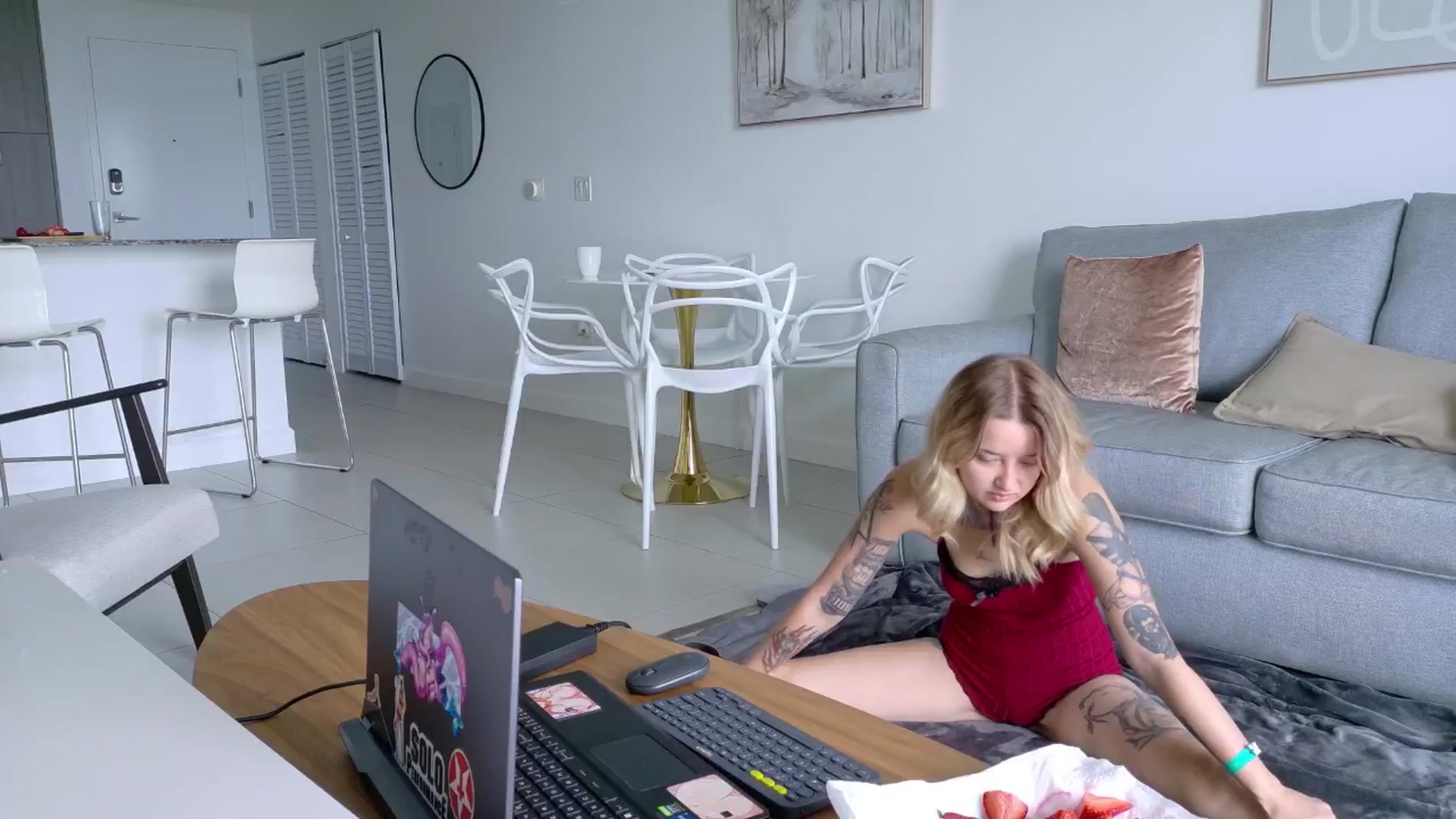 Gallery image thumbnail from Squidvicious9's myfreecams stream on, 06/28/2025, 17:02 image 3 of 20