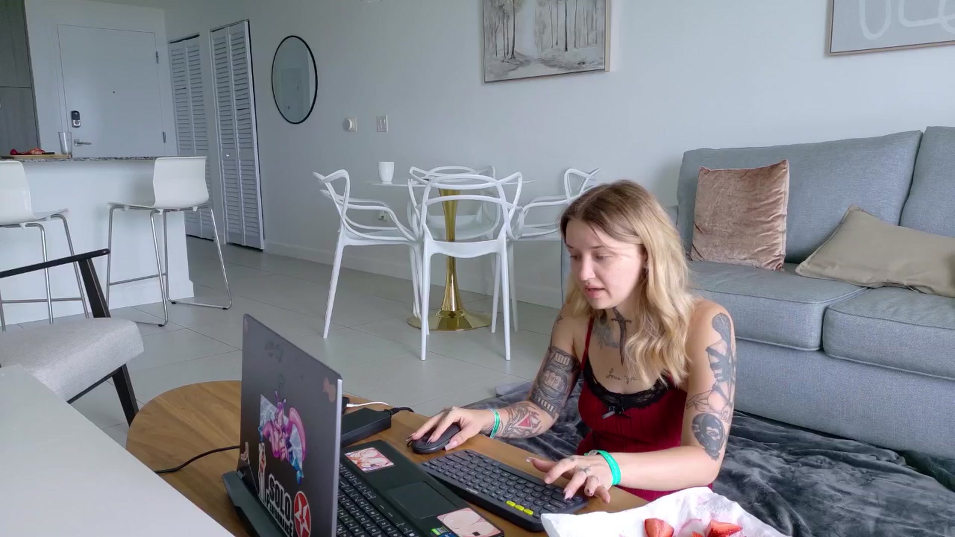 Gallery image thumbnail from Squidvicious9's myfreecams stream on, 06/28/2025, 17:02 image 5 of 20