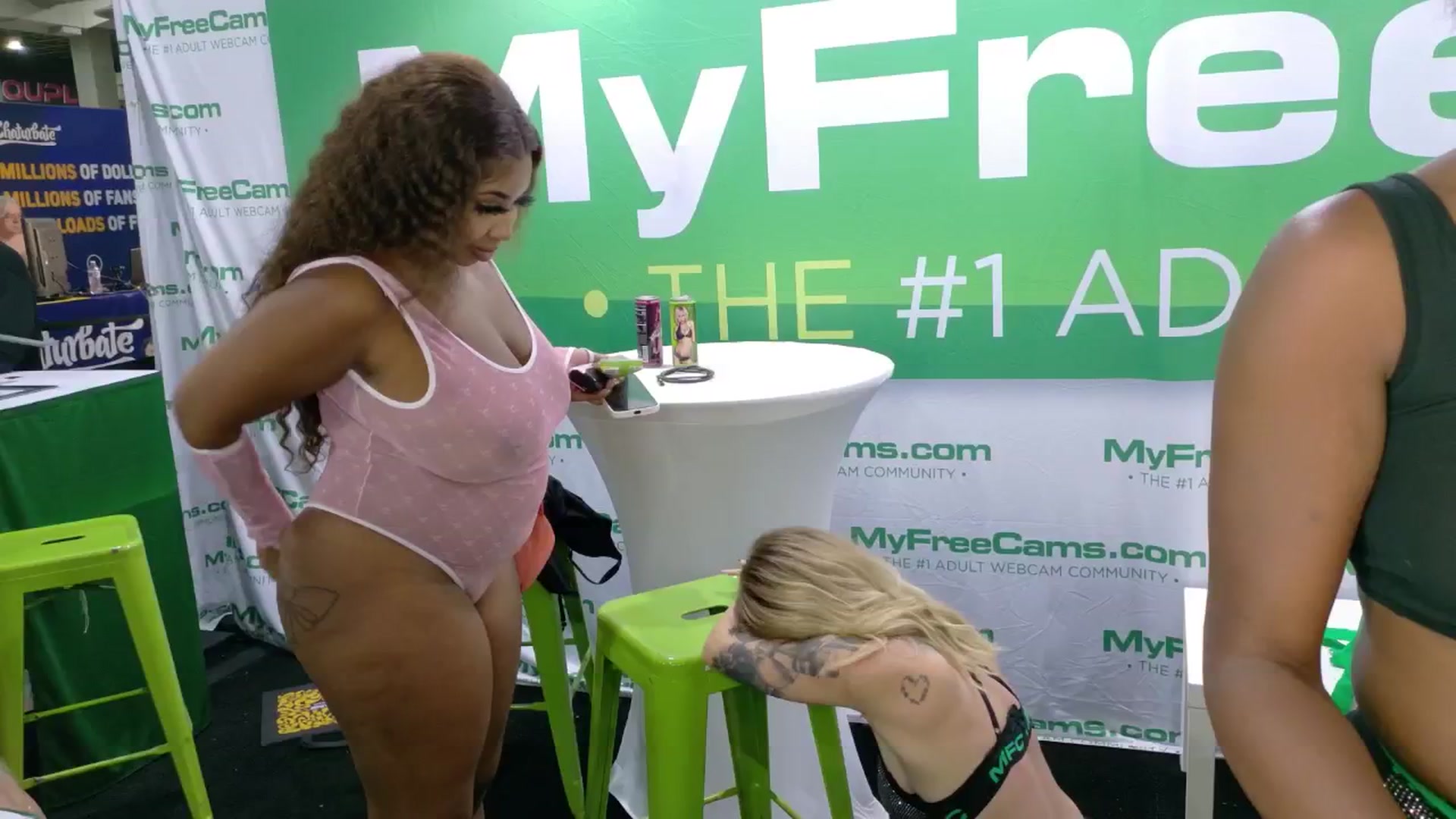 Gallery image thumbnail from Squidvicious9's myfreecams stream on, 06/29/2025, 02:03 image 6 of 20