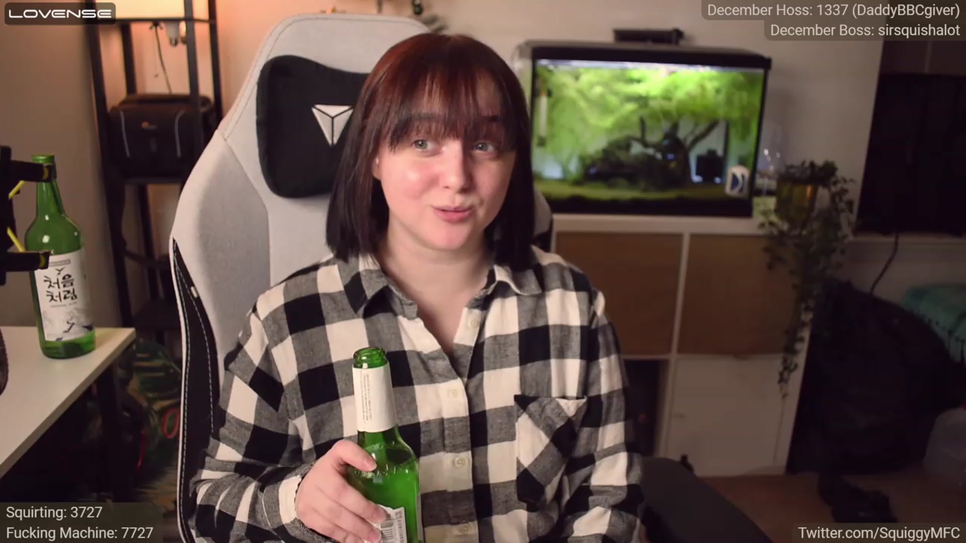 Gallery image thumbnail from Squiggy's myfreecams stream on, 12/19/2022, 05:59 image 12 of 20
