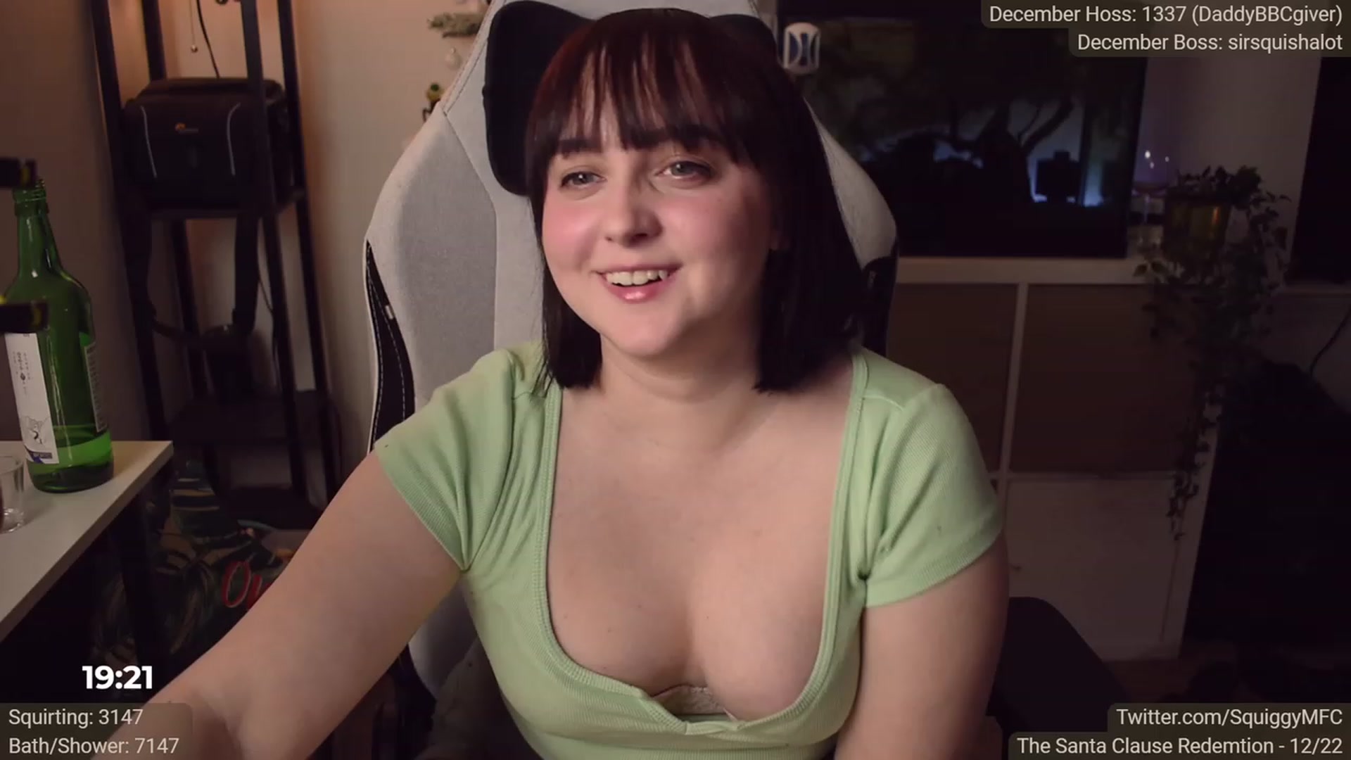 Gallery image thumbnail from Squiggy's myfreecams stream on, 12/21/2022, 06:22 image 4 of 20