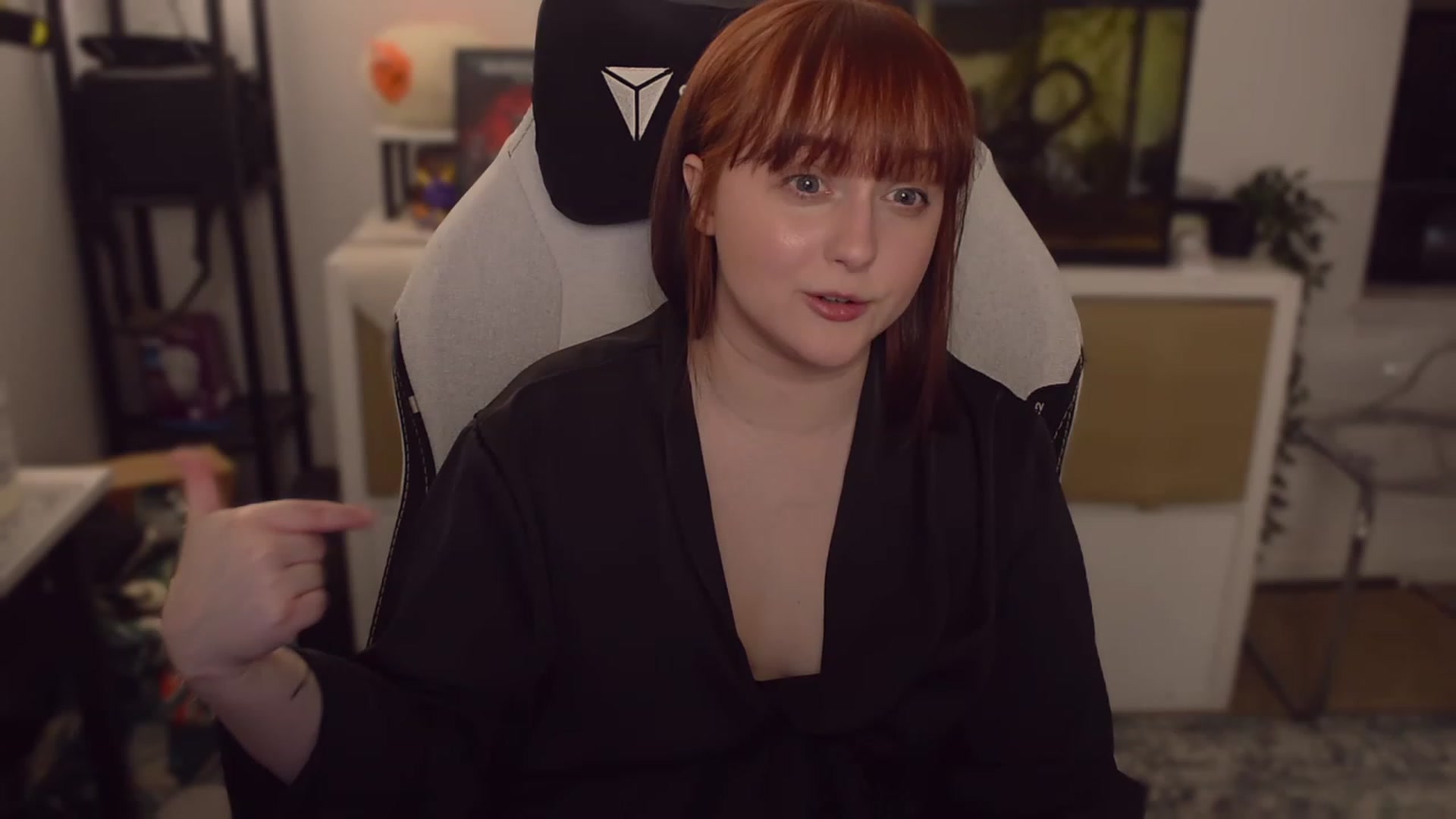 Gallery image thumbnail from Squiggy's myfreecams stream on, 03/21/2023, 04:46 image 6 of 20