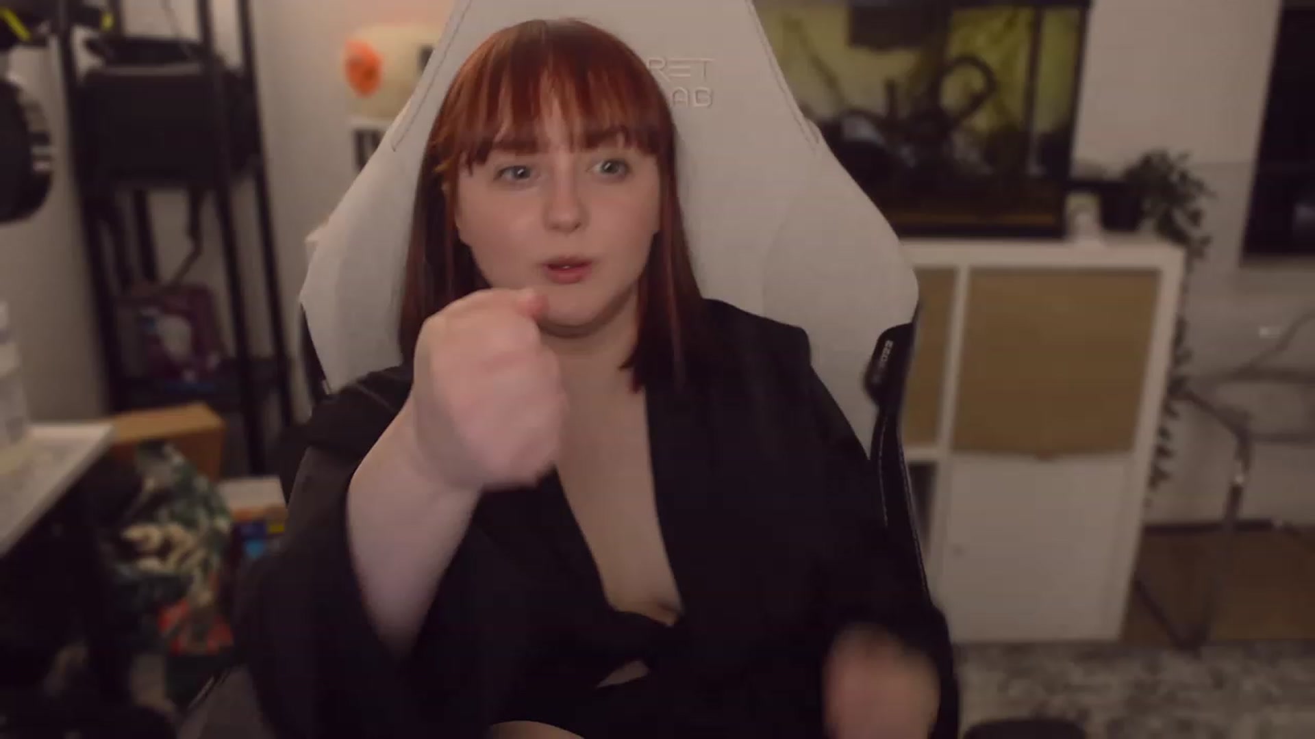 Gallery image thumbnail from Squiggy's myfreecams stream on, 03/21/2023, 04:46 image 13 of 20