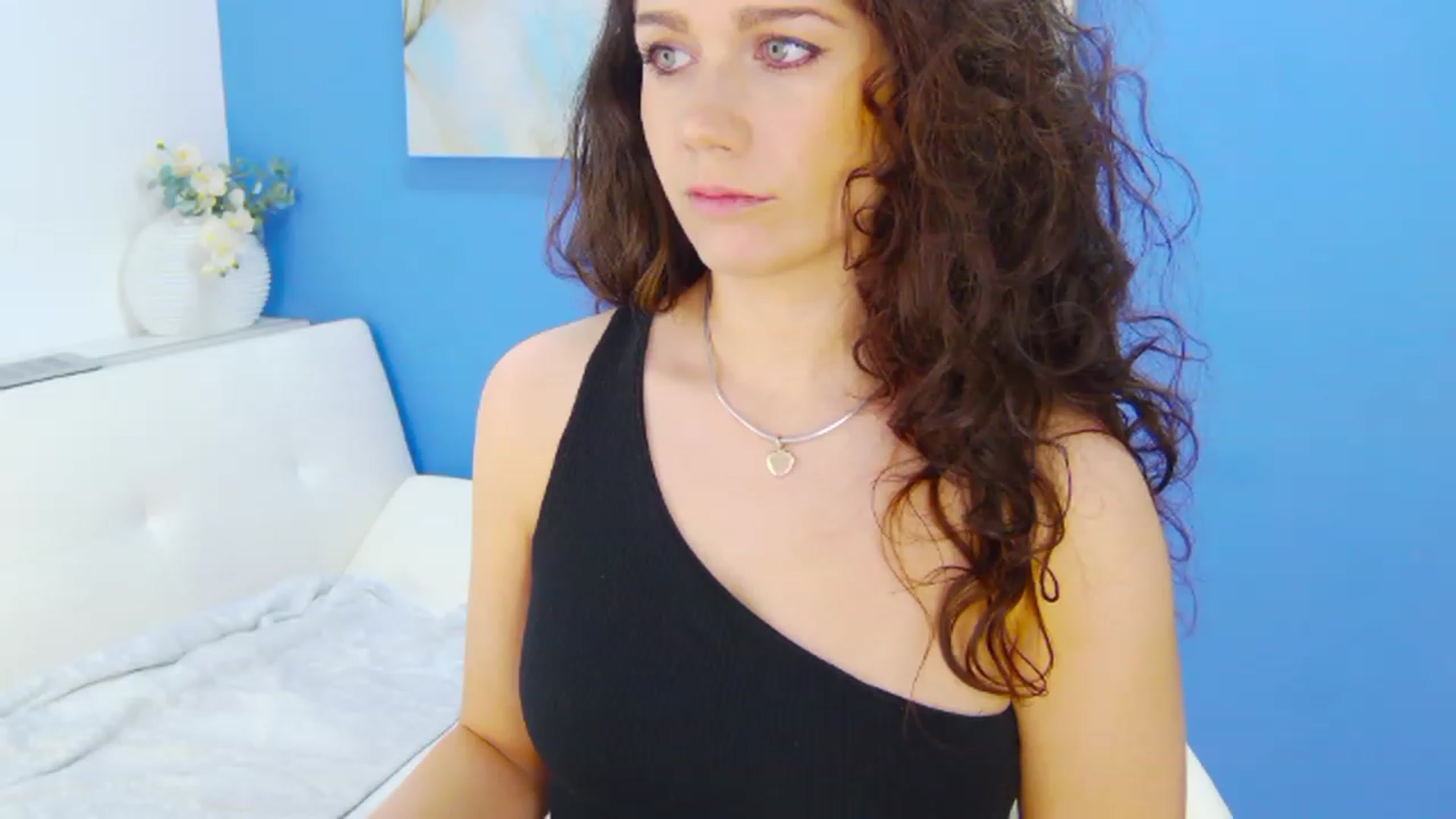 Gallery image thumbnail from Squirrel_MFC's myfreecams stream on, 12/01/2022, 08:11 image 3 of 20
