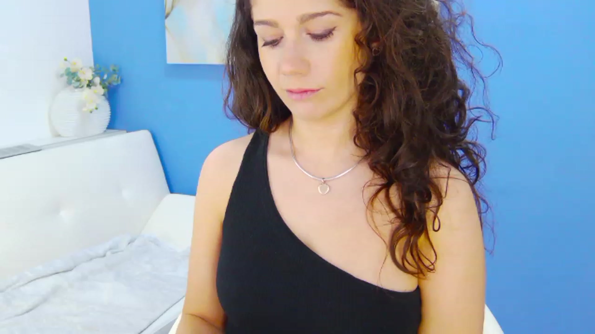 Gallery image thumbnail from Squirrel_MFC's myfreecams stream on, 12/01/2022, 08:11 image 2 of 20