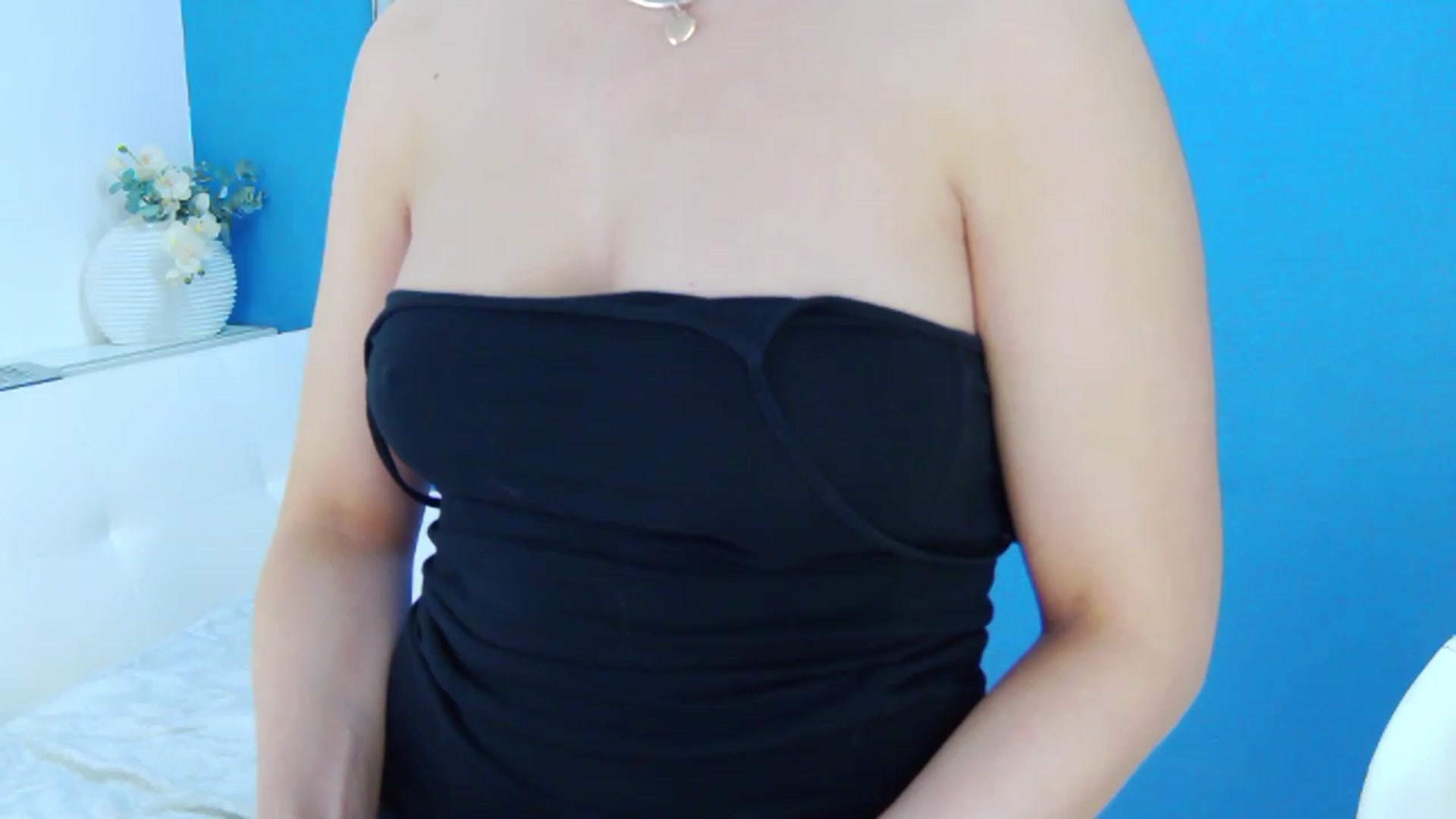 Gallery image thumbnail from Squirrel_MFC's myfreecams stream on, 12/03/2022, 24:53 image 14 of 20