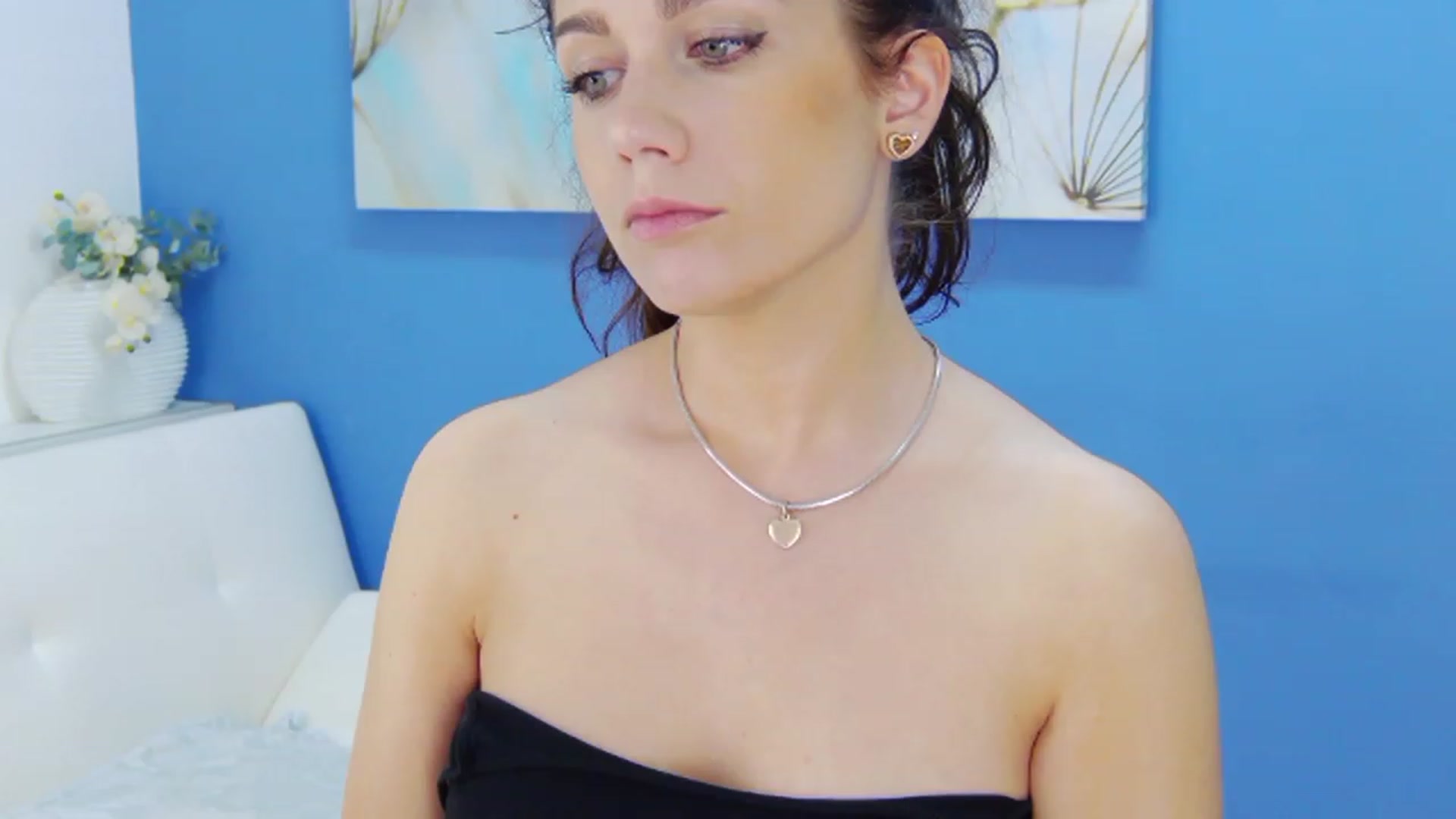 Gallery image thumbnail from Squirrel_MFC's myfreecams stream on, 12/03/2022, 24:53 image 17 of 20