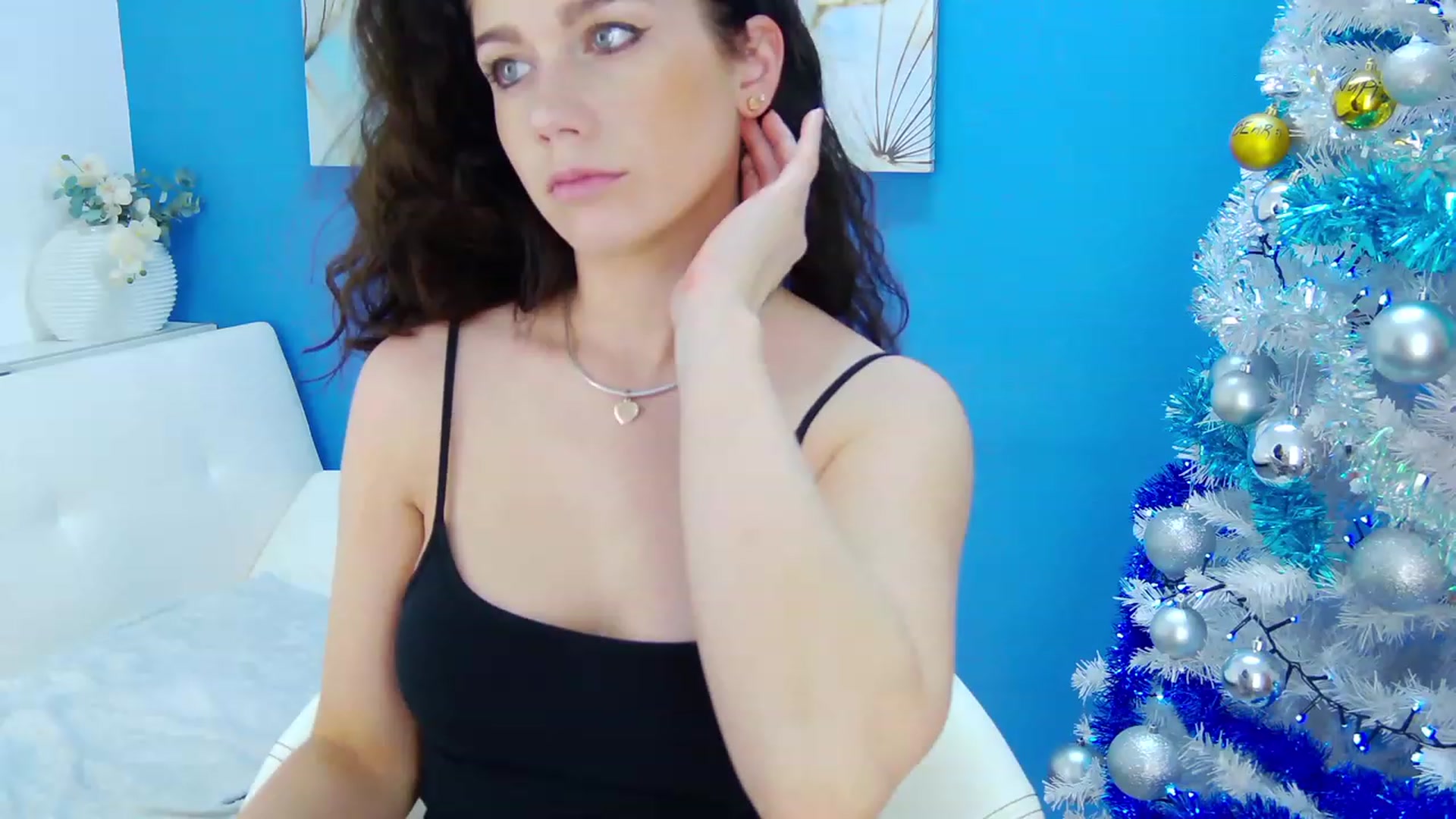 Gallery image thumbnail from Squirrel_MFC's myfreecams stream on, 12/05/2022, 02:14 image 11 of 20