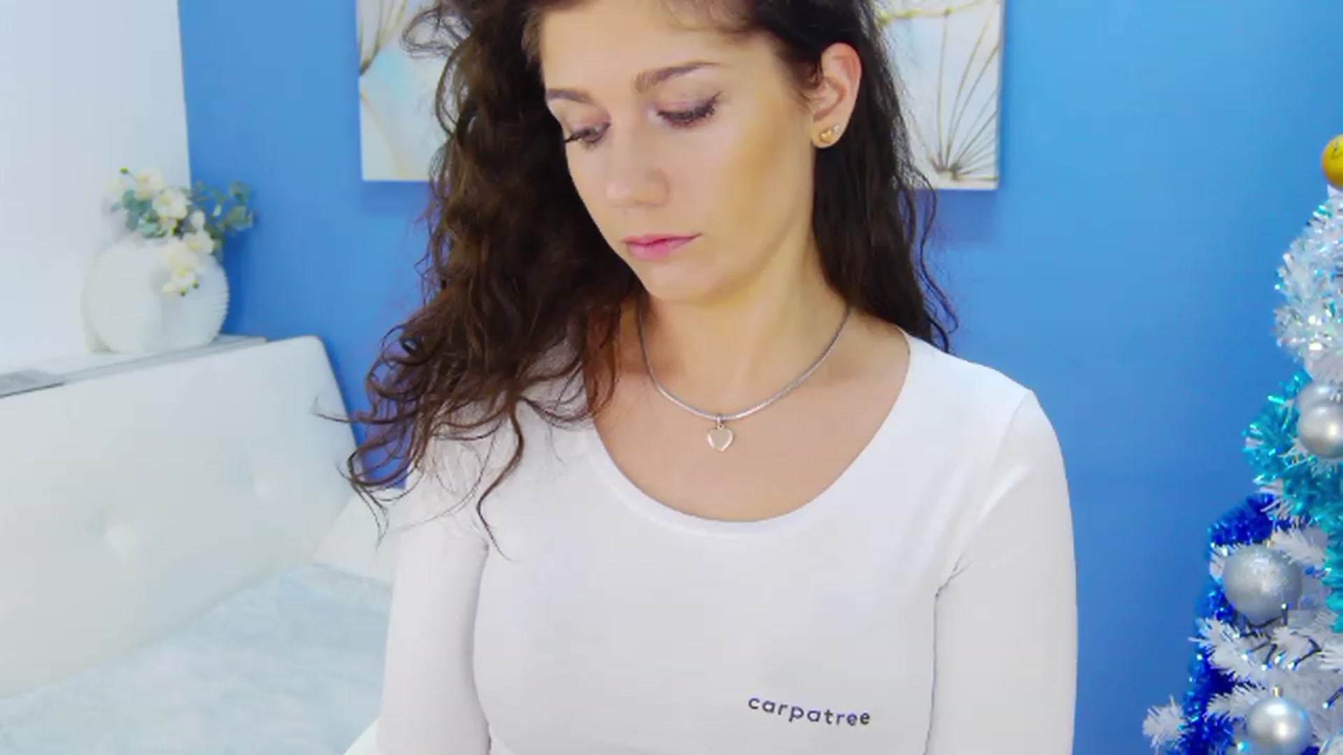 Gallery image thumbnail from Squirrel_MFC's myfreecams stream on, 12/11/2022, 23:08 image 12 of 20