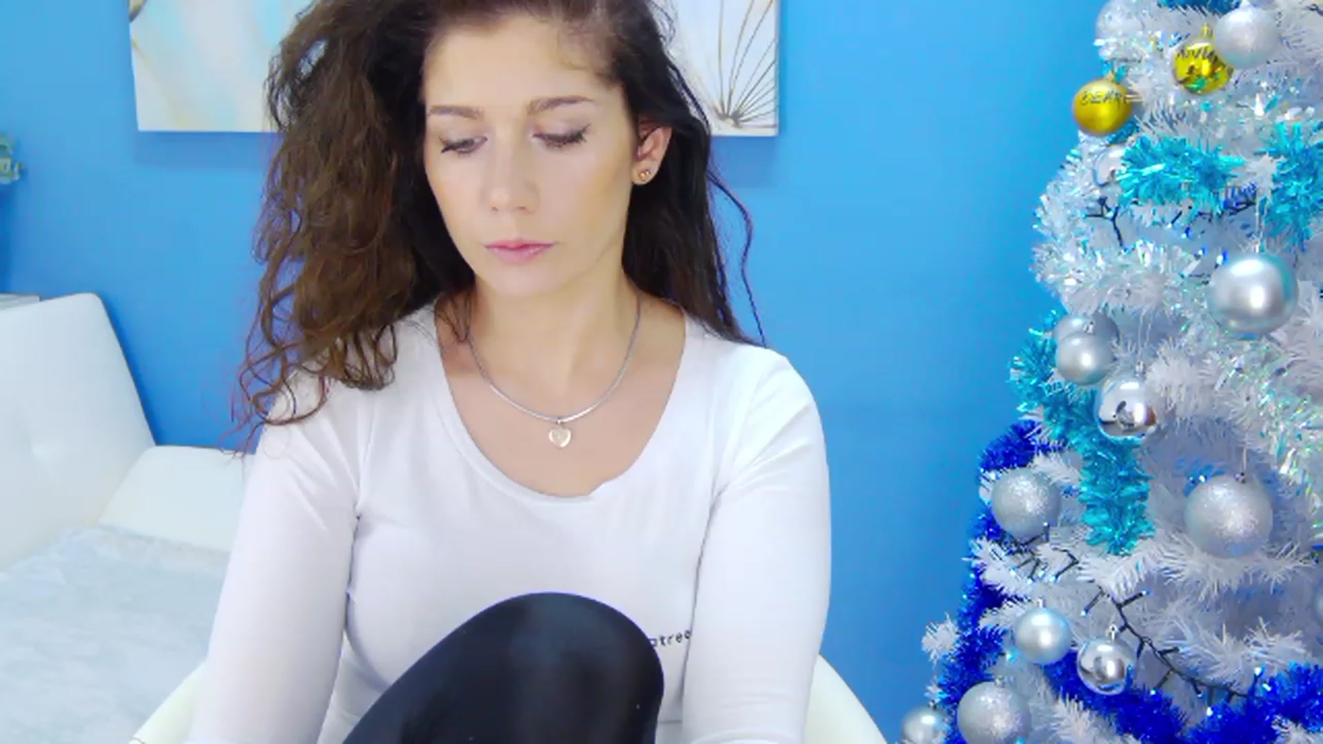 Gallery image thumbnail from Squirrel_MFC's myfreecams stream on, 12/11/2022, 23:08 image 7 of 20