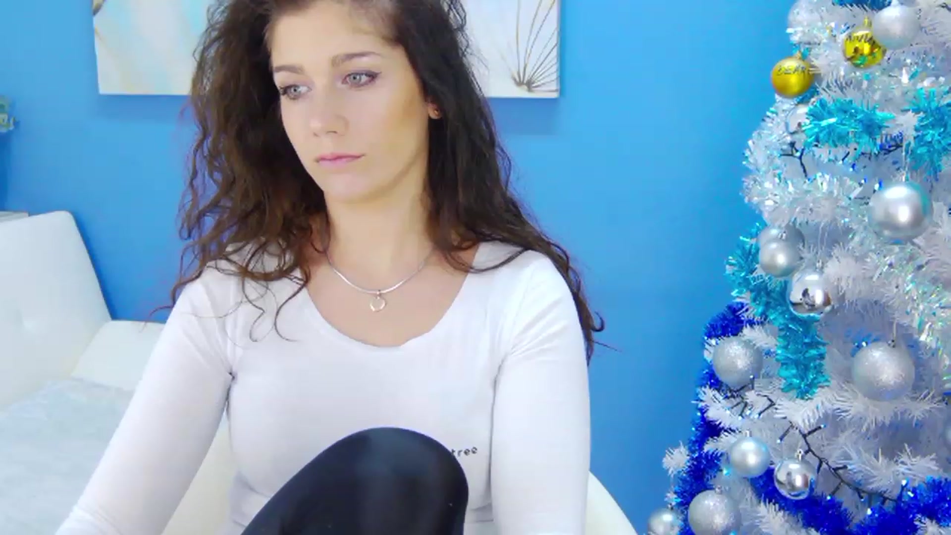 Gallery image thumbnail from Squirrel_MFC's myfreecams stream on, 12/11/2022, 23:08 image 10 of 20