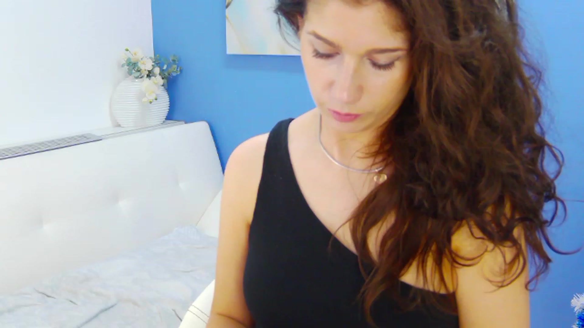 Gallery image thumbnail from Squirrel_MFC's myfreecams stream on, 12/12/2022, 23:26 image 17 of 20