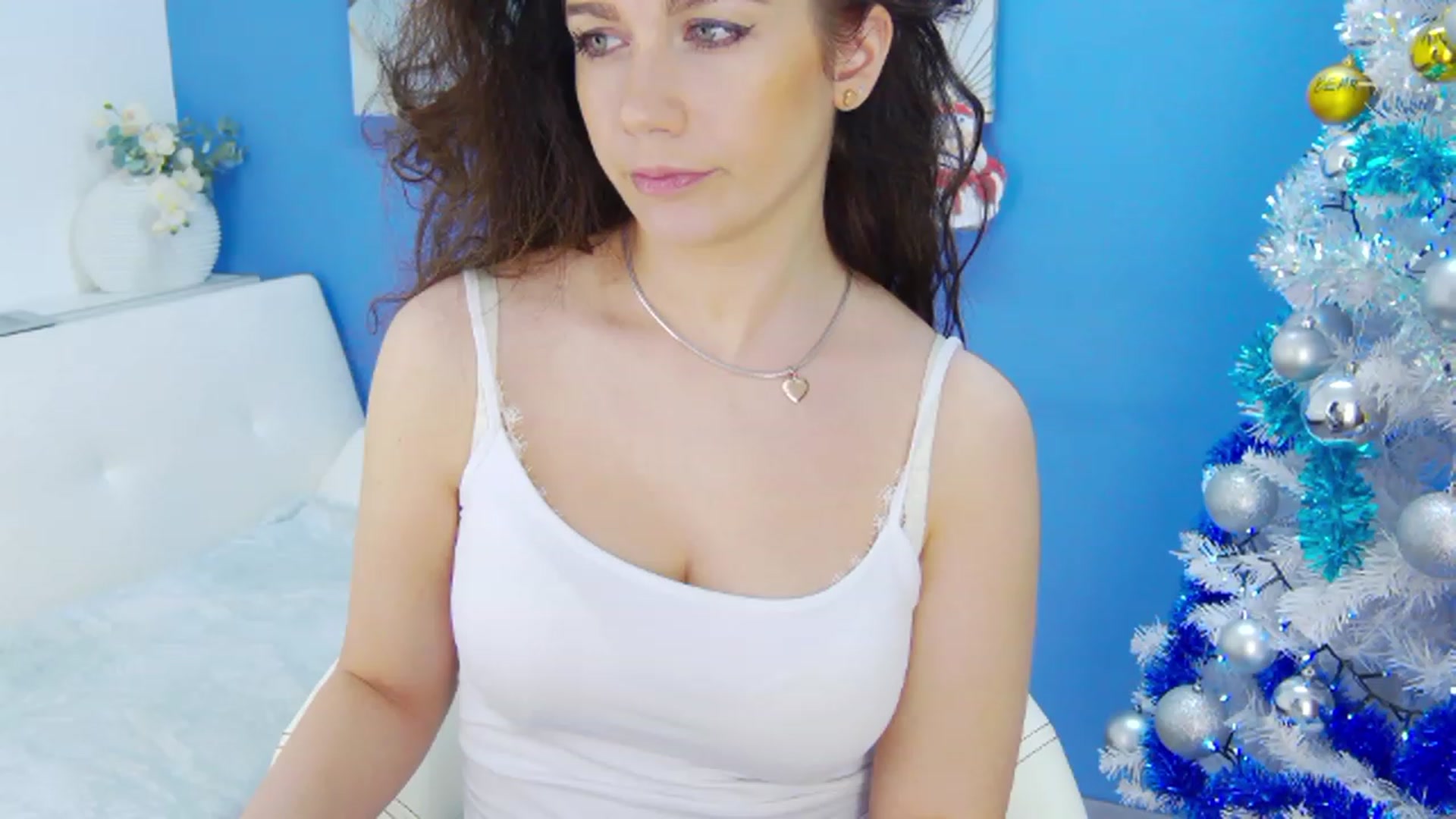 Gallery image thumbnail from Squirrel_MFC's myfreecams stream on, 12/17/2022, 22:48 image 17 of 20