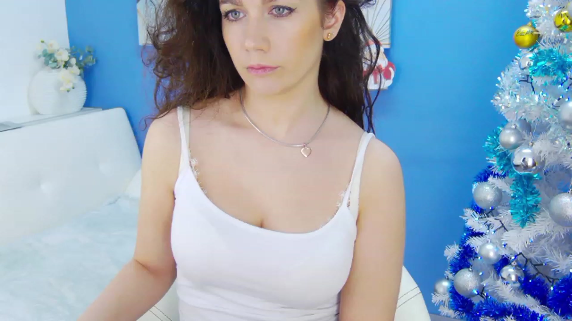 Gallery image thumbnail from Squirrel_MFC's myfreecams stream on, 12/17/2022, 22:48 image 18 of 20