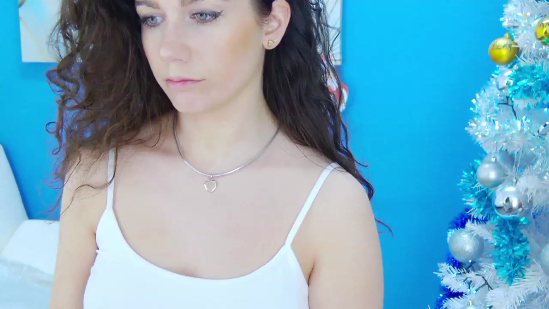 Gallery image thumbnail from Squirrel_MFC's myfreecams stream on, 12/17/2022, 23:37 image 15 of 20