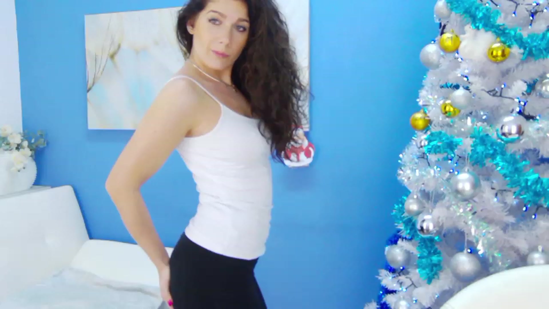 Gallery image thumbnail from Squirrel_MFC's myfreecams stream on, 12/17/2022, 23:37 image 10 of 20