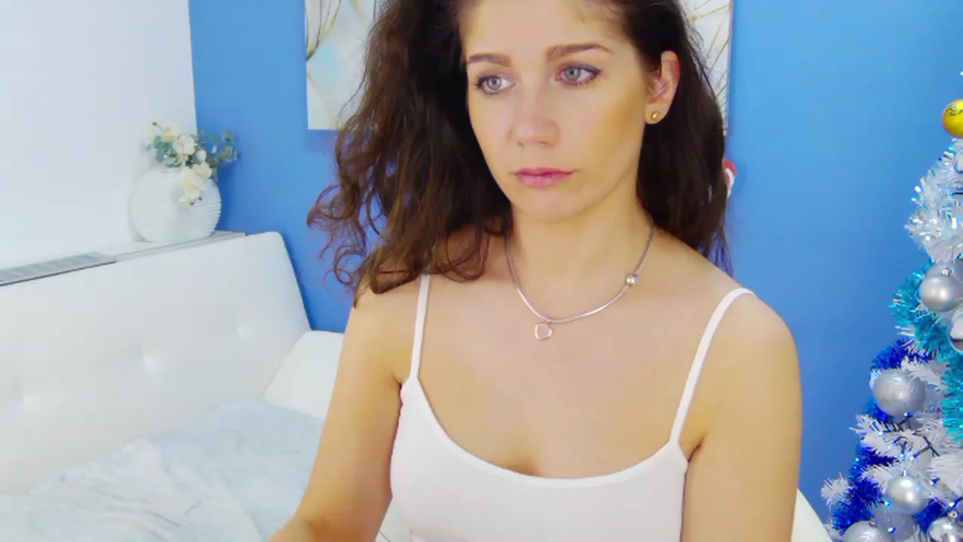 Gallery image thumbnail from Squirrel_MFC's myfreecams stream on, 12/19/2022, 22:52 image 15 of 20